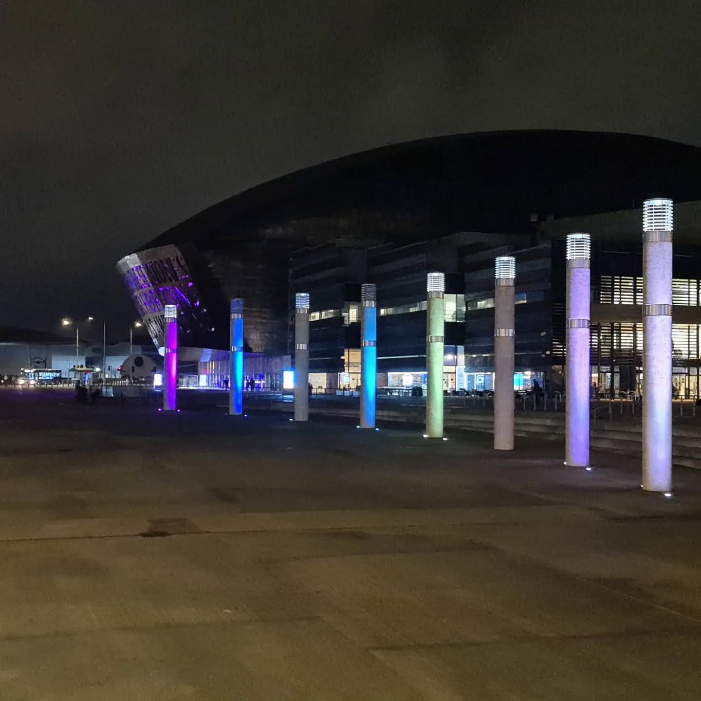 Evening around the bay