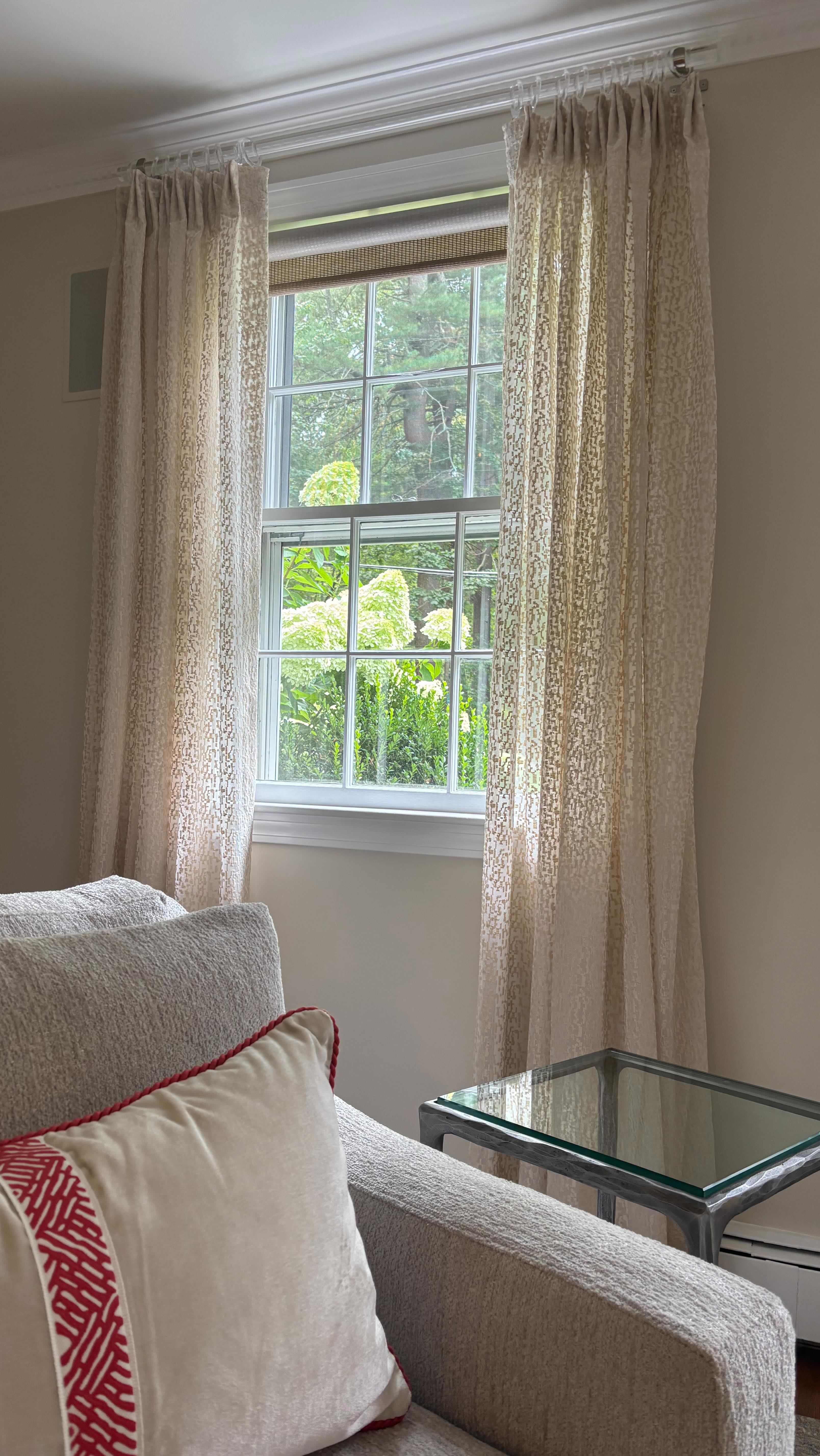 Do you have a room that could use a little love? Maybe you moved in to a new and your old furniture doesn’t quite fit. Perhaps you are tired of the heirloom pieces your family insists you take. The layout is wrong, wall color is too blah, rug too small or just everything is off! Whatever it is, Style My Abode will prioritize your list to create a new room for you! What room would you want to tackle first?
#stylemyhome #homedesigner #homeinterior4you #homeinteriordesign #homestylinginspo