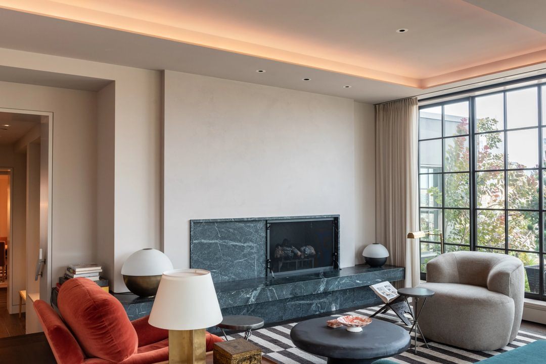 Limewash over knock-down plaster walls by our artisan Patrick Shoemaker in a New York penthouse designed by Tom Delavan. Photo by Laura Wheatley.
Link in bio to see more of this project.