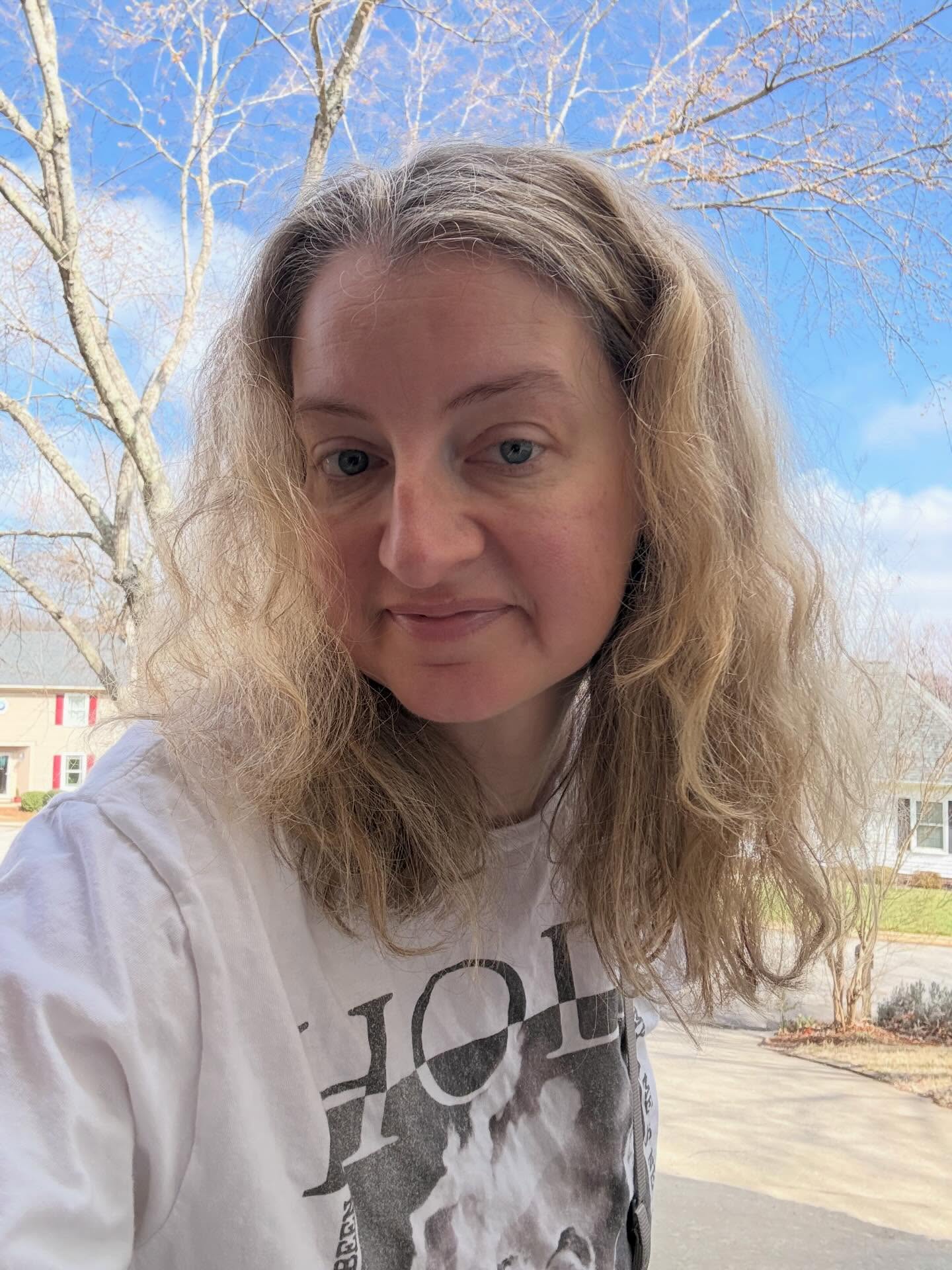 Getting ready for AWP. If you’re there, please say hello. I will be the one not dressed appropriately for the weather because I have lived in the south for too long.
#awp #awpbaltimore #5amwritersclub #writingcommunity
🦀🤓🖤