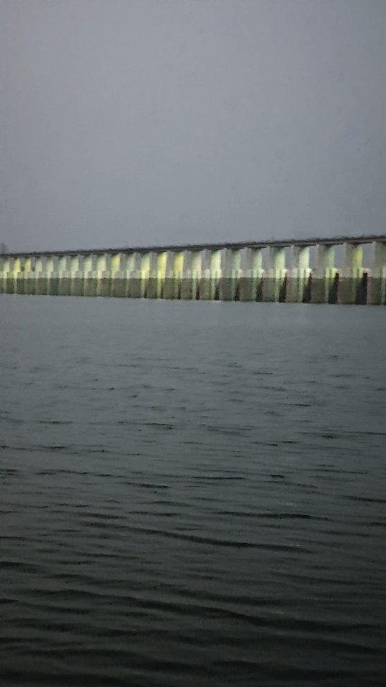Nellore's own Penna River – calm waters, golden hour magic, and pure serenity 😍
Who's joining me for a riverside walk?
🌅 #PennaVibes #Nellore