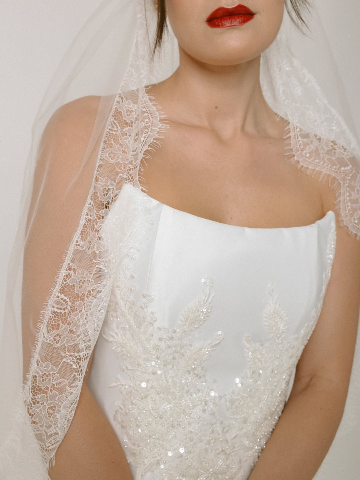 D E T A I L
It's all in the detail ✨️
Dreaming of a bespoke gown with every perfect detail? Get in touch✨️
Anything is possible✨️
#bespoke #dressmakerchristchurch #weddingdresseschristchurch