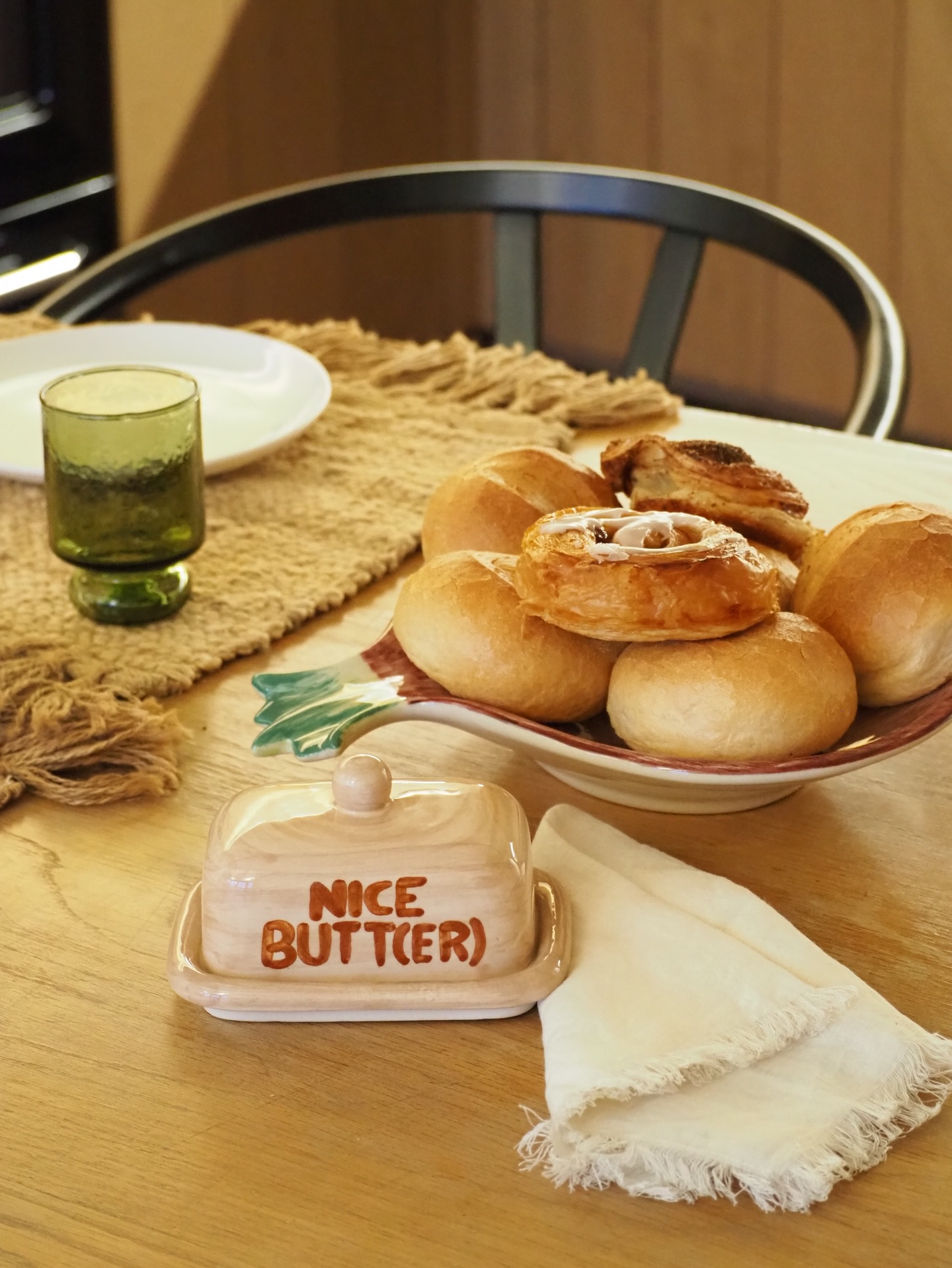 For the one who loves Sunday brunches or … the one with a nice butt 😉
Hand-painted with love on this one-of-a-kind ceramic butter dish. Functional, cheeky, and guaranteed to start conversations at the table.
__
#studionoticed #handpainted #giftidea #giftsforher #butterdish