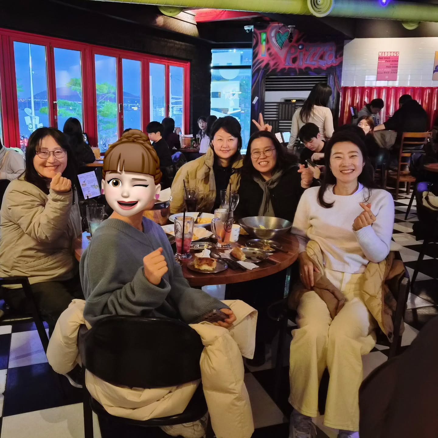 His Pearls in Korea traveled all the way to Busan to support our sponsored child's first step into independence!
Please pray for these children (Two new college students) to find good friends, supportive professors, and above all, a wonderful church community as they start journey in a new place.