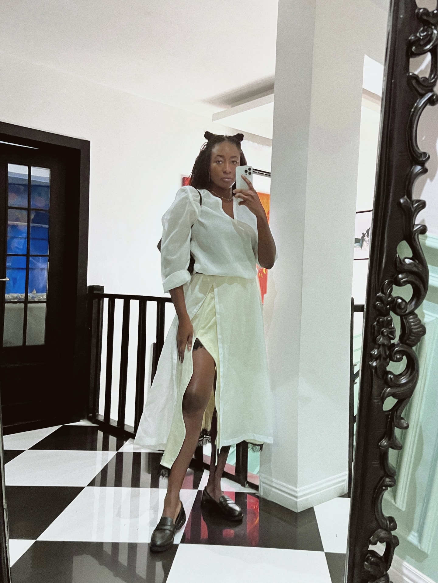 There’s a season of leadership where the shoulders broaden, and the heart, unexpectedly, softens. ⚖️
Where what you carry no longer costs you the same way. 🤍
I explore this shift in my new essay, Leadership Without Martyrdom, inside the Inner Court.
Link in bio 👆🏾