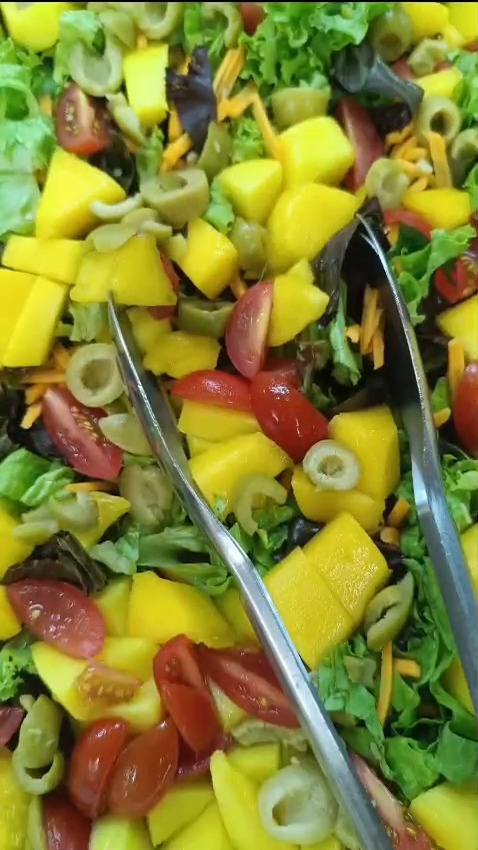 O melhor almoço do Jardim América está à sua espera! 😋
Do churrasco diário à salada refrescante, o Bento Restaurante é o suporte oficial do seu dia de trabalho. Comida saborosa, variada e com aquele toque caseiro irresistível.
📍 Praça C-220, Jardim América (Em frente ao Banco do Brasil).
🕒 11h às 14h.
Não pode sair do escritório? Peça no iFood ou 99 Food! 📲🚀
#Goiania #JardimAmerica #BentoRestaurante #AlmocoExecutivo #DeliveryGyn #ComidaDeVerdade