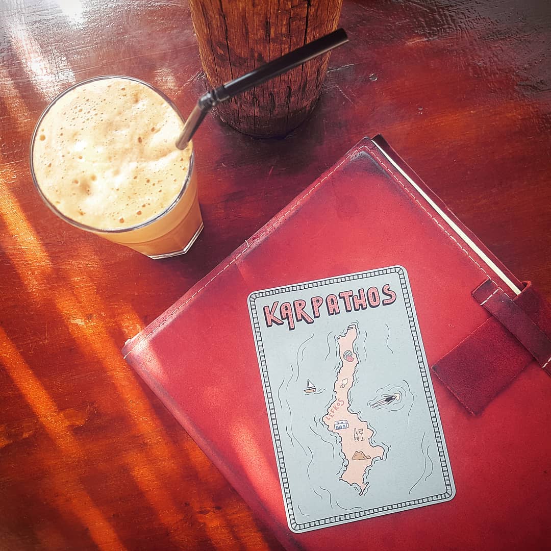 Grüße von der Insel!
#holidays #greece #frappe #postcard #design #madewithprocreate