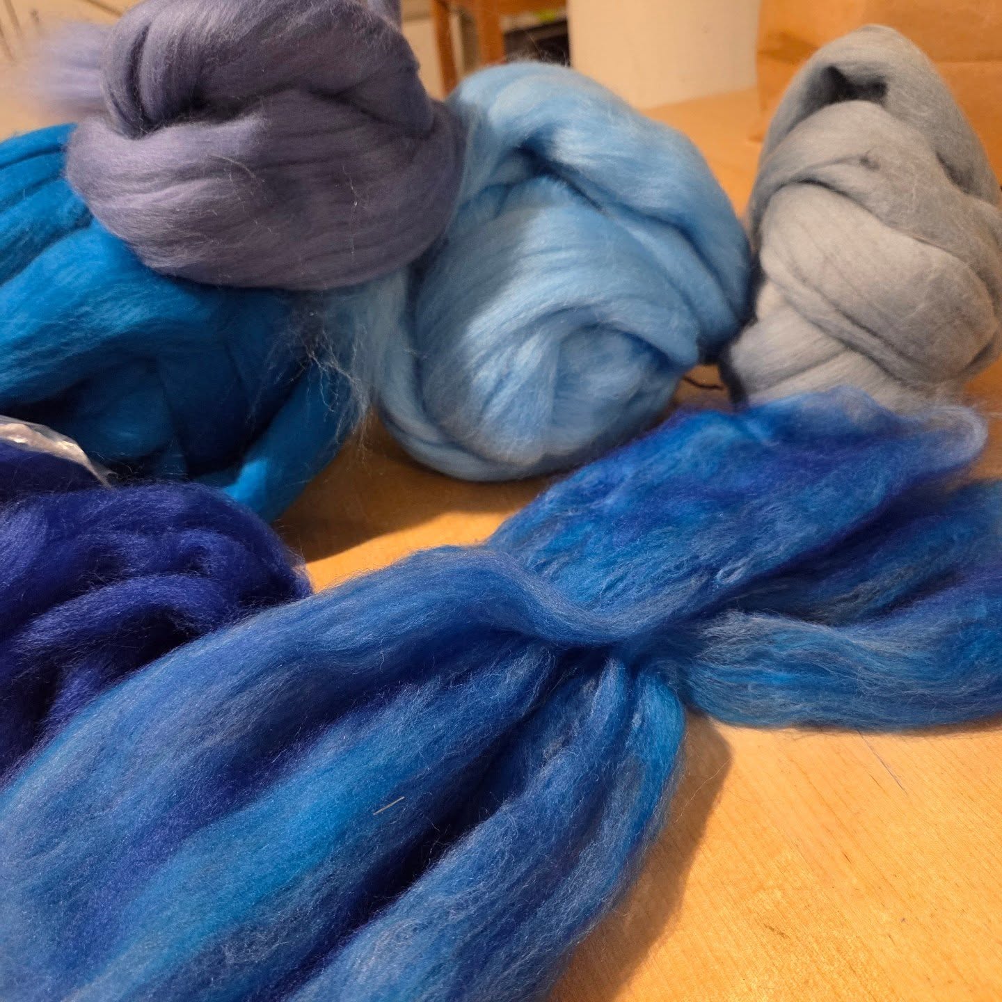 Here's why I can't stop blending and spinning:
Last night I had to take the first shot at blending the beautiful shades of blue and spin to see the result.
It was kind of a jeans-like blue, which wasn't my intention. I had to think, which of the colors take it there?
I have two bright colors: the electric blue and the turquoise blue in 50%-50% ratio, and the other ones just pulling them one way or the other.
I decided to put the blame on the purple-gray. I removed it from the blens and changed a little the ratios of the light blue and light gray.
This resulted in the perfect lively vibrant blue I was aiming for 🤩
Here are some photos of the process.
Seriously, I can't stop 😅🤣
.
.
.
#spinning #blendingfiber #mixingbatforspinning #creatingtheperfectyarncolor #fiberforspinning