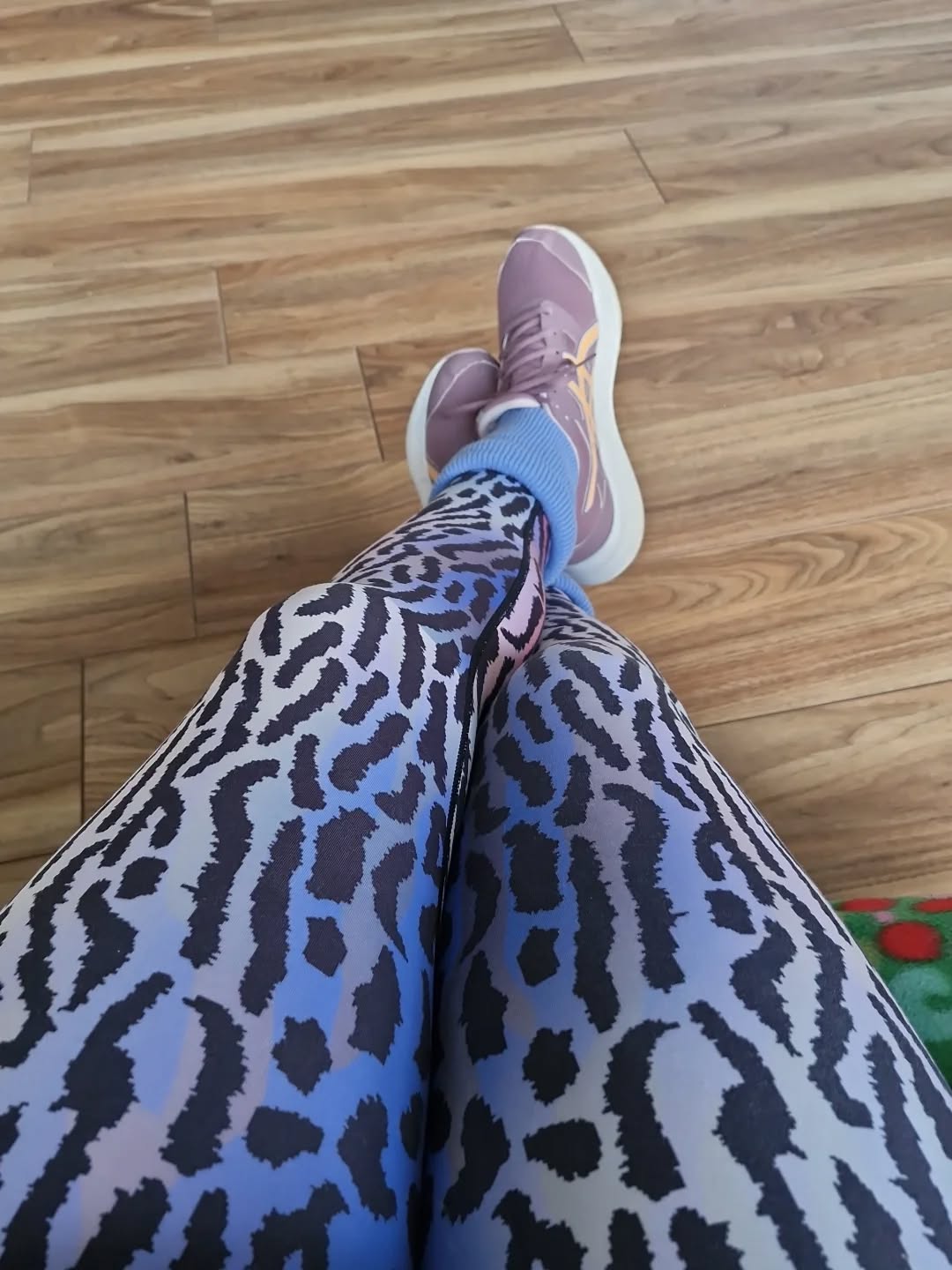 OOTD
Fun leggings as we are back in the studio for yoga 🧘♀️