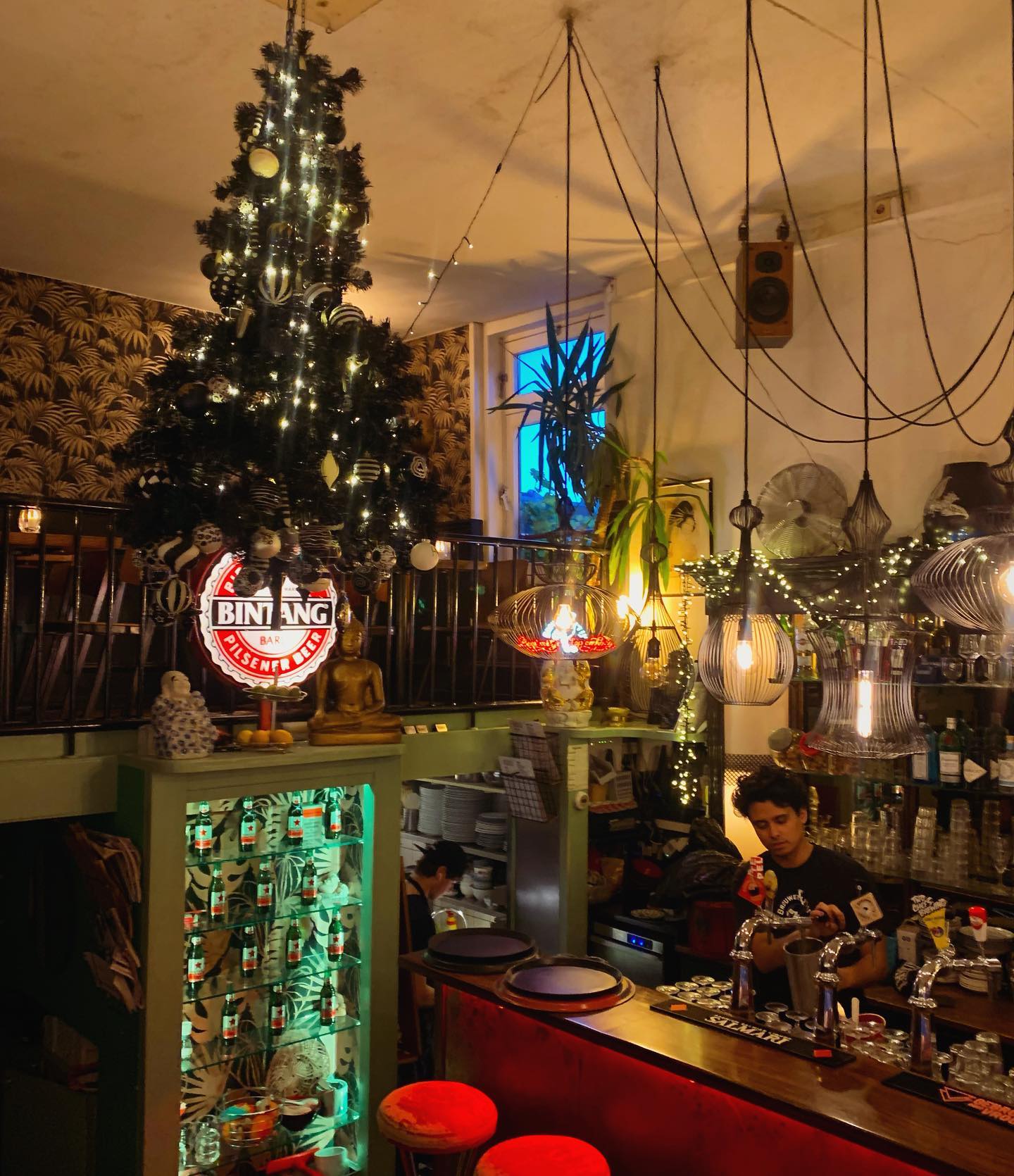 Wij hebben de kerstversiering alvast uit de kast gehaald!🎄Kom je gezellig een bordje bij ons eten?