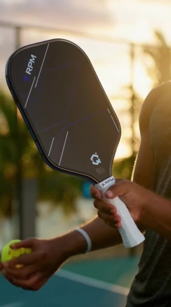 🚀 Llegó la nueva RPM Q2
La evolución del juego ya está aquí.
Con su innovadora tecnología Foam Core, la RPM Q2 ofrece mayor estabilidad, mejor absorción de vibración y una sensación más sólida en cada golpe.
Más control en la cocina.
Más potencia cuando atacas.
Más consistencia punto tras punto.
🔥 Precisión moderna para jugadores que quieren dominar la cancha.
Disponible ahora en Ernie Zone Pickleball.
#RPMQ2 #FoamCore #ErnieZonePickleball #PlayEZWinBig