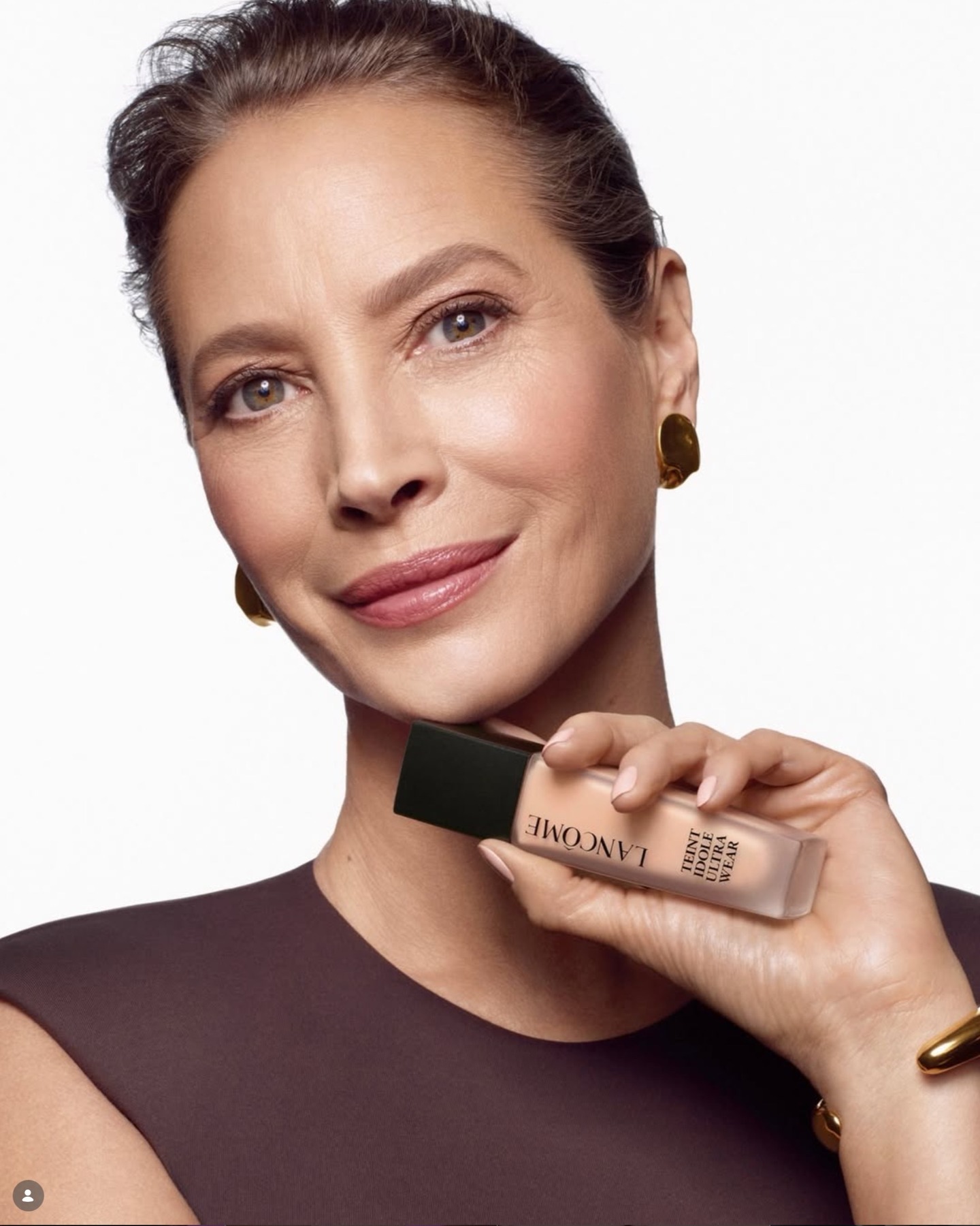 Our makeup artist @stevencanavanbeauty @cturlington
@almadericou_manonengel
@lancomeofficial
joana_dacheville. #lateliernyc #lacomeofficial #beauty #christyturlington #stevencanavan