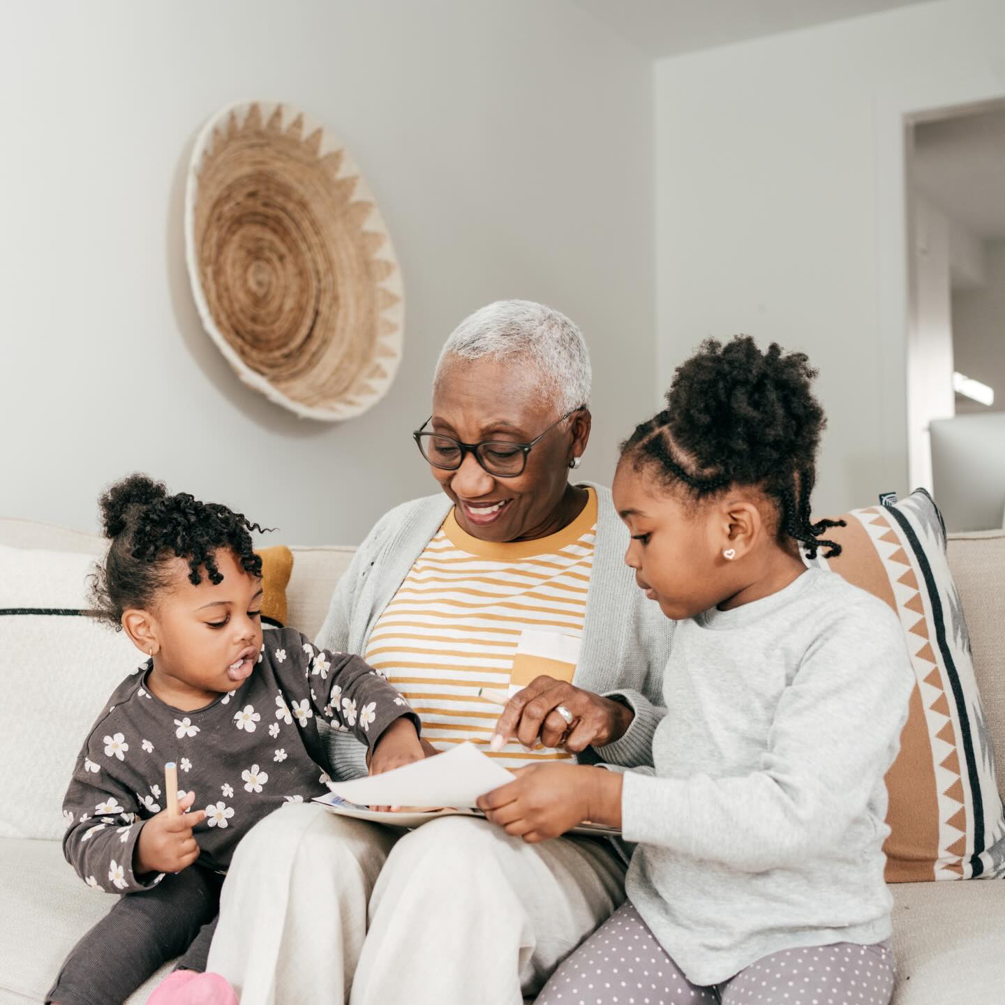 🌺 Try-It Thursday
Grandparents and kūpuna stepping in to support keiki play such an important role in creating stability and connection. This week, try setting aside intentional one-on-one time to bond in a way that feels natural for. You might read a favorite story together, work on a simple puzzle, or invite your grandchild to share about their favorites. When children feel listened to and valued, it helps build trust, emotional safety, and stronger relationships across generations.💛
#parentline #tryitthursday #grandparentbonding