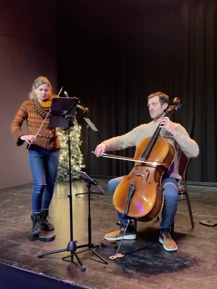 🎻 Bacewicz and Bartók… Folk and Fun!
We’re loving rediscovering these duos. Both originally meant for 2 violins, but Ivan feels like adding his own touch now and then! 🎻
Did you know they were written for students, designed to teach folk tunes and contemporary musical ideas?
Polish and Eastern European folk styles. So much fun to play music full of surprises! 🎶✨
1. Prelude - Bacewicz
2. Szól a duda (Bagpipes) - Bartók
Which one is your favourite, Bacewicz or Bartók? 👇