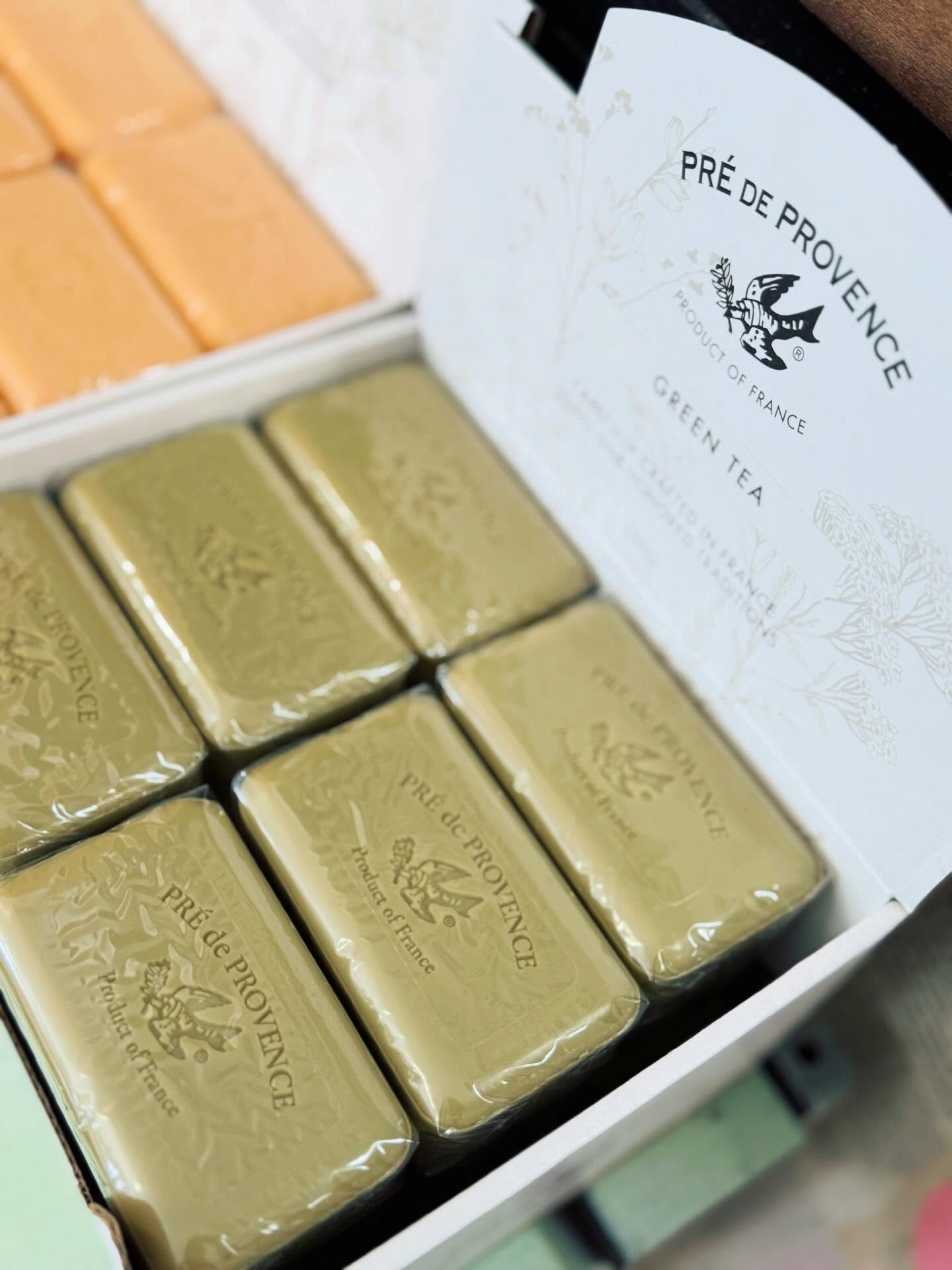 New at Dutchess Flower Company ✨
We’ve added the most beautiful shea butter soaps – crafted in France 🇫🇷 to our shelves. Available in full bars and sweet mini bath bars in:
Rosemary Mint • Verbena • Sage • Golden Pear • Green Tea
Such a lovely little luxury and a perfect gift add-on 🤍
You’ll also find:
– Spring ceramics in the prettiest greens & warm mustard tones
– Fresh local tulip bunches to make it feel like spring (even with today’s mini winter snowfall ❄️)
– The cutest felt bowls for a cozy touch
Come wander and soak up a little spring with us 🌷
Open today (Friday) 10–5
Saturday 10–4