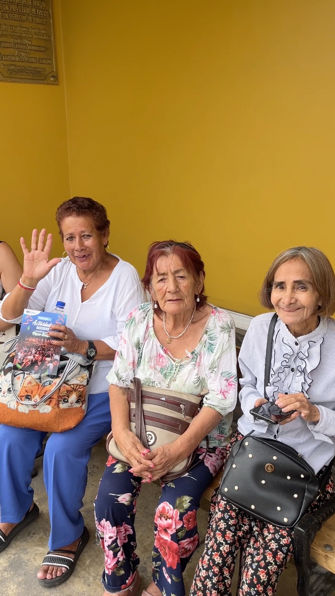 Nuestra campaña llegó a Pueblo Libre para acercar evaluaciones y atención especializada, pensando en el bienestar de todos los vecinos.
Cuidar su vista es cuidar su calidad de vida. 💙
#LoveYourEyes #LentesPerú #Solidaridad #SaludVisual #CampañasVisuales #ONG