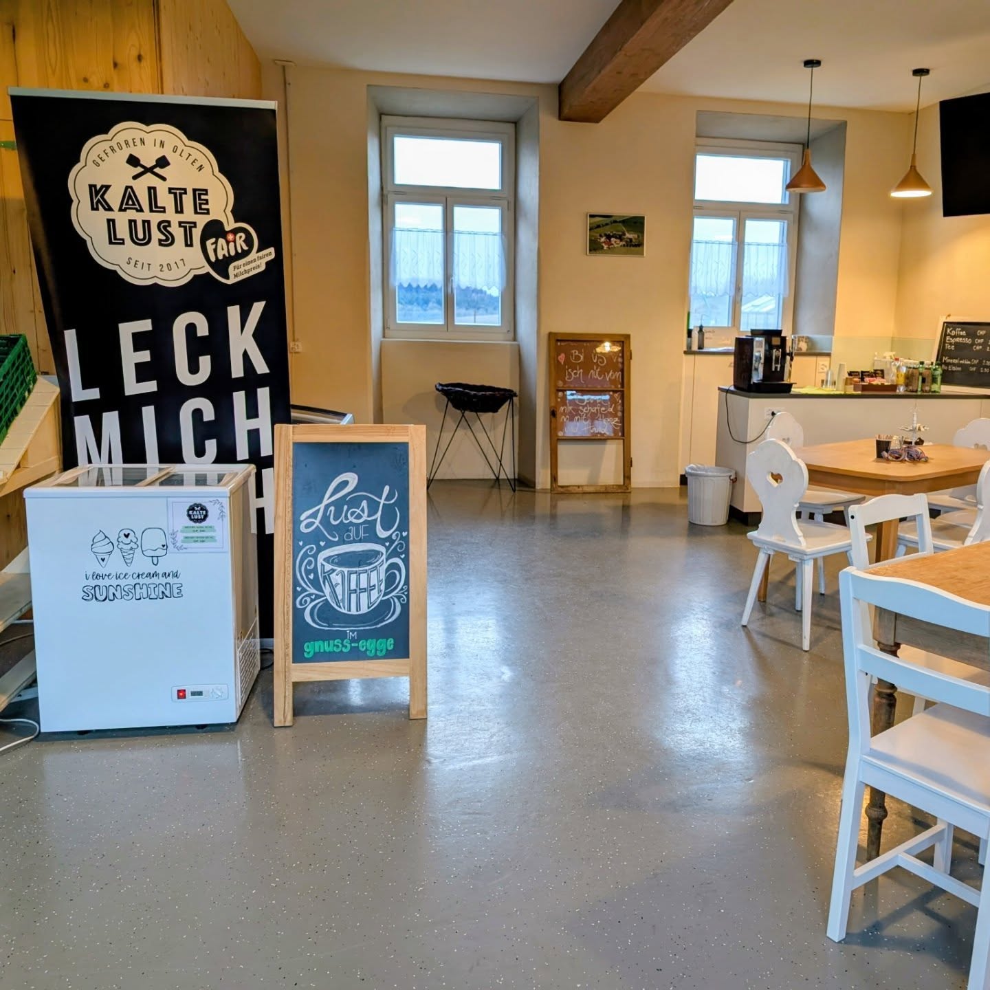 Mit den ersten warmen Sonnenstrahlen kommen auch die ersten Frühlingsgefühle. ☀️🌷
Wie wäre es mit einer Glace von @kalte_lust bei uns im Hofladen? Neu haben wir auch kleine Becher, ideal für Kinder oder die kleine Lust nach Kalter Lust.🍨😋
#hofladen #sankturban #ausflugszielefürfamilien #kinderfreundlich #kaffeepause