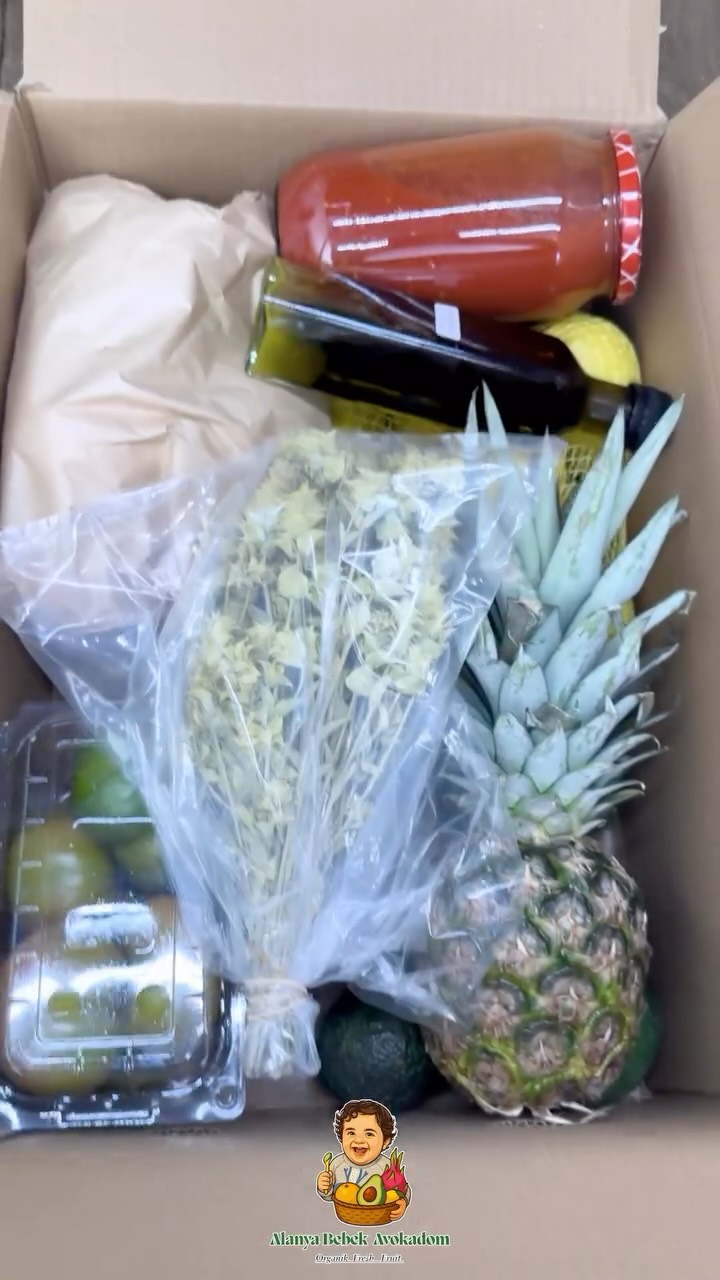 Mevsimin en güzel lezzetleriyle hem bağışıklık hem enerji desteği!
🥑 Sağlıklı yağ kaynağı avokado & avokado yağı
🍊 C vitamini deposu mandalina ve portakal
🍌 Doğal enerji kaynağı muz
🌿 Mis kokulu ada çayı
🍅 Ev yapımı lezzetli domates sosu
Doğal beslenmek isteyenler için özenle hazırlandı 🌿
#sağlıklıbeslenme #sağlıklıyaşam #organik #keşfetteyiz #yemek