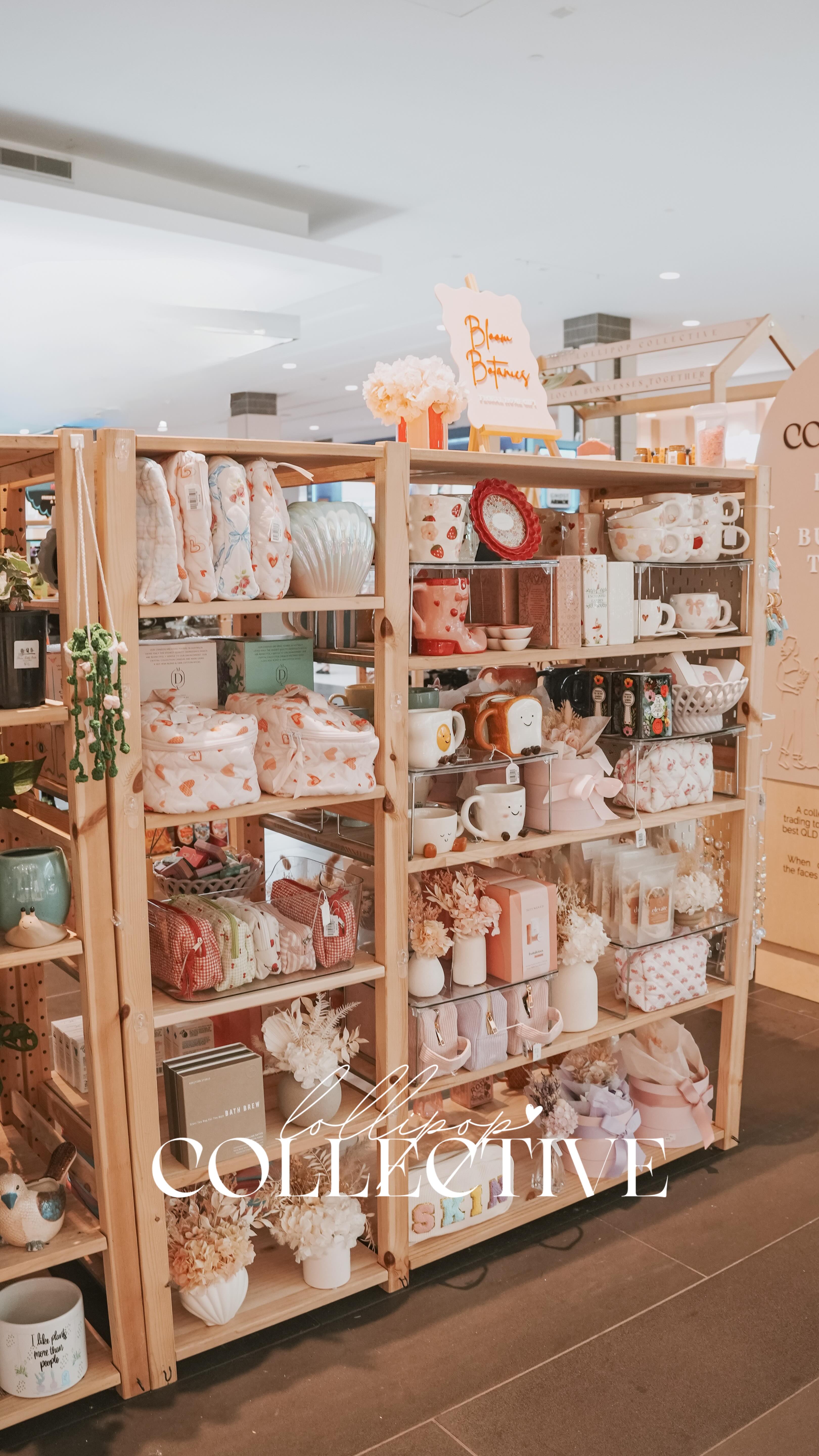 Calling all mug lovers ☕️
Meet Bloom Botanics Brisbane, created by Shannon, florist and chief gift curator behind the brand. Known for her love of dried and preserved florals, Shannon also carefully selects beautiful pieces designed to bring warmth and joy to everyday moments.
From mugs you won’t be able to resist, to cute cosmetic pouches and small accessories, it’s perfect for a little self-gift or something thoughtful for someone special.👀✨
The best part? You can find Bloom Botanics right here at Lollipop Collective
📍Westfield Chermside Level 1
📍Westfield Mt Gravatt
No waiting on shipping, just pop in and pick your favourite!!❤️
A perfect gift really can be this close.✨
#lollipopcollective #muglover #shopsmallau #brisbanesmallbusiness #treatyourself❤️