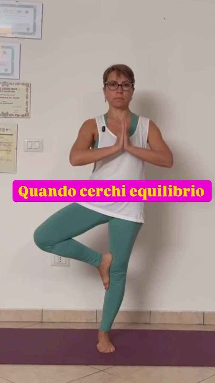 La calma nasce quando le radici e il cuore si incontrano. 🌿
In questa posizione dell’Albero, semplice e dolce, c’è tutta la forza del respiro.
✨ Scopri i miei corsi e pratiche yoga dal link in bio!
#Yoga #PosizioneDellAlbero #Equilibrio #Mindfulness #yogaonline