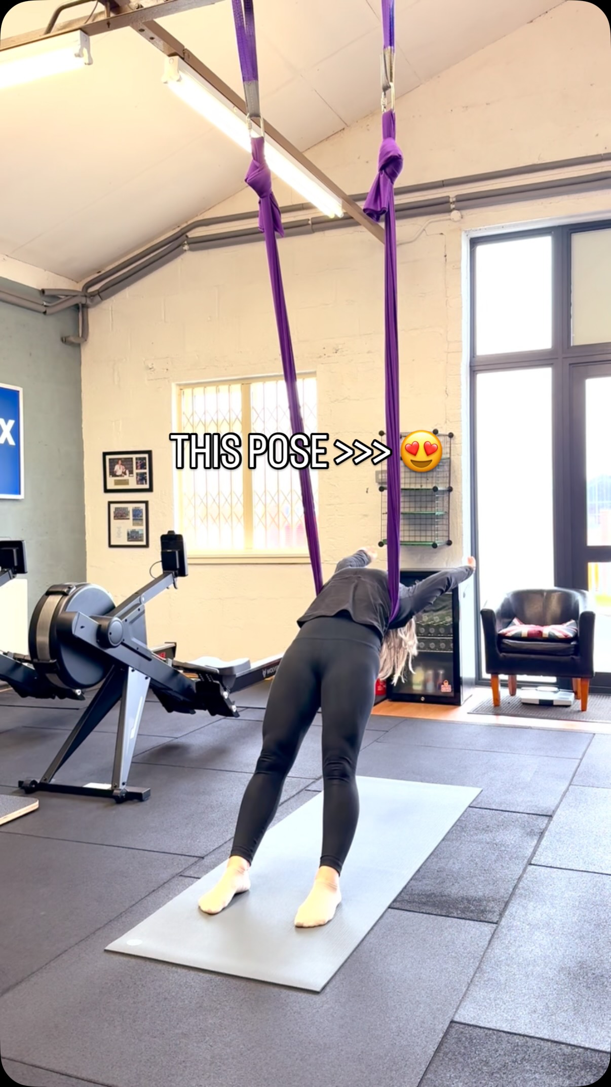 There’s something magic about feeling heavy and weightless at the same time ✨
That moment when you fully let go… the hammock holds you, your breath slows, your body melts but you’re still strong, still grounded, still powerful.
Aerial has this way of taking the load off your joints and the load off your mind. Heavy thoughts soften. Tight muscles release. You float… but you feel deeply connected.
Honestly? It’s therapy in the air.
Have you ever felt that kind of weightless heaviness before? ☁️💫
#aerialyoga #weightless #movewithease #learntoletgo #flofitness