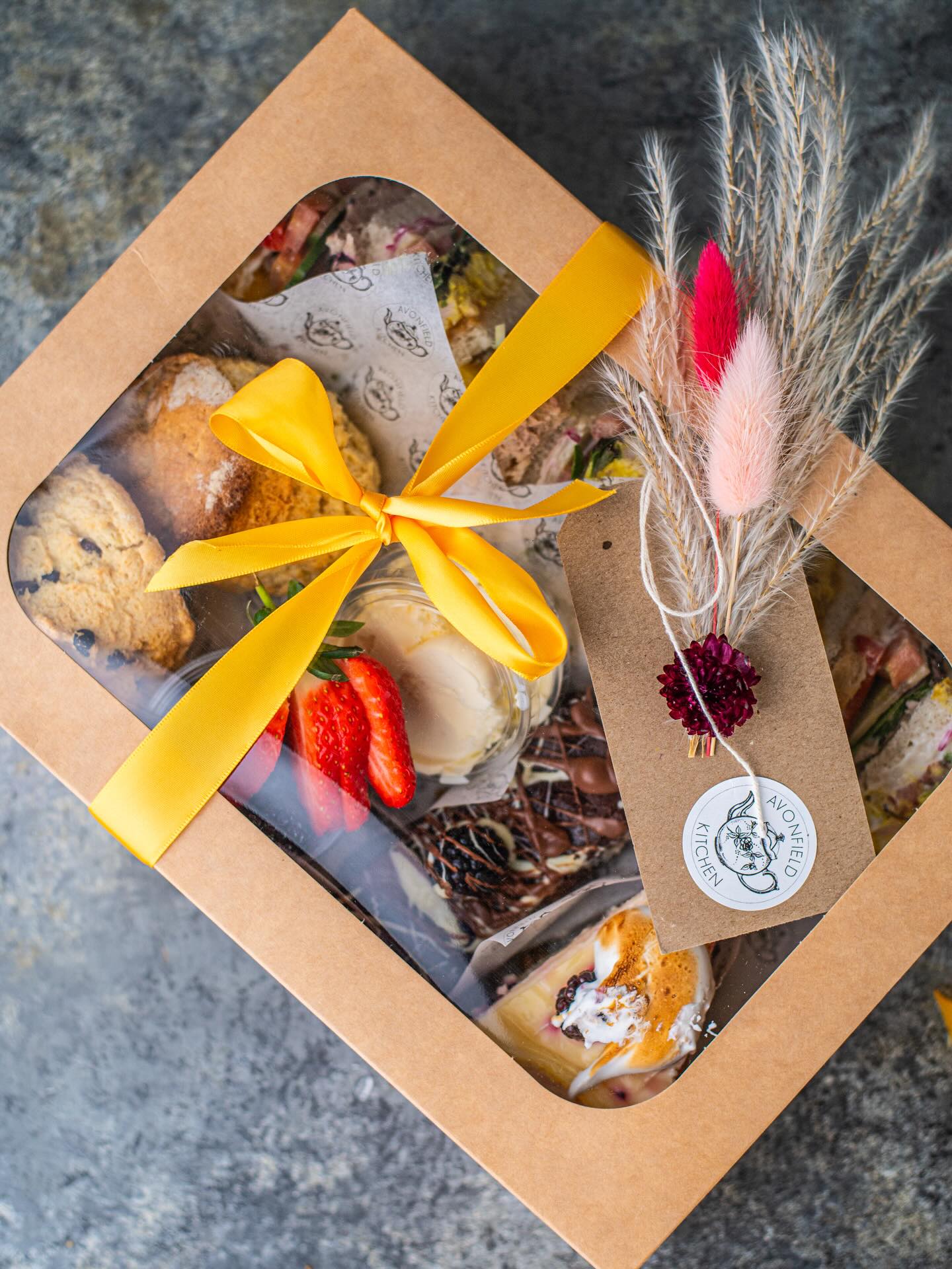 Mothers Day Takeaway Boxes💐
Pre-orders are now open for our Mother’s Day boxes!
Our takeaway afternoon tea for 2 box is £40.00 and consists of-
2 sandwiches on a mix of white and granary bread (choose 2 fillings from the list below)
•Tuna and salad
•Ham and slaw
•Cheddar and chutney
•Coronation chicken
•Hummus and salad
2 x Mini sausage rolls
2 slices of homemade cake (choose 2 from list below)
•Lemoncurd and blackberry
•Victoria sponge slice
•Triple chocolate brownie (GF)
•Millionaires shortbread
•Lemon cheesecake
•Raspberry and white chocolate cheesecake
The following 3 mini scones with accompaniments
•Plain scone with jam and cream
•Fruit scone with strawberry jam and clotted cream
•Cheddar scone with sticky figgy chutney and twanger cheddar
All boxes will come tied with ribbon and handmade floral tag.
Afternoon tea boxes will be ready for collection anytime between 9-4 on Mother’s Day Sunday 15th March. You will be asked to pay on collection, not in advance.
If you have any dietary requirements please specify upon preordering. We can facilitate gluten free, dairy free and vegan.
Please message us to place your order 😊