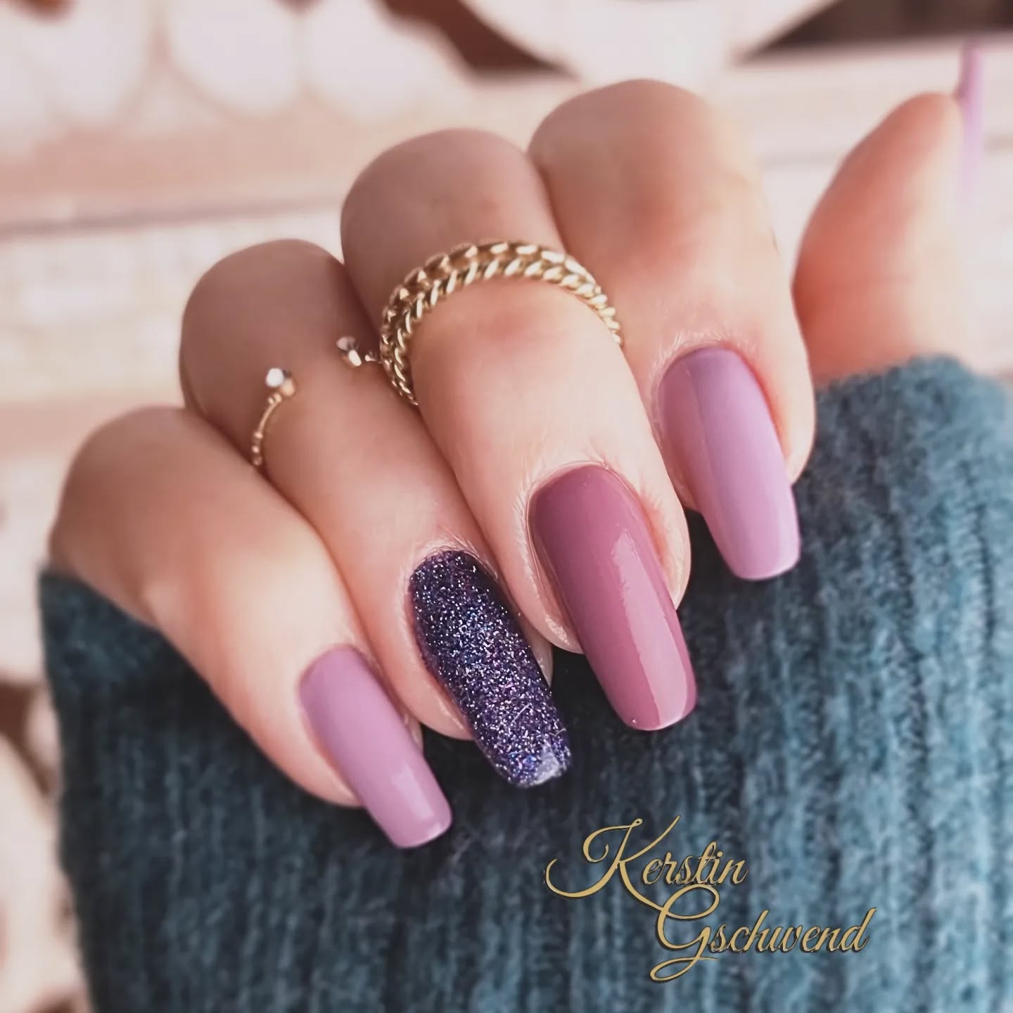 Wie findet ihr diese Farbkombi?
#bernnails
#gelnails
#colors
#manicure
#colornails
#purplenails
#konolfingen
#nailart
#naildesign
#glitternails