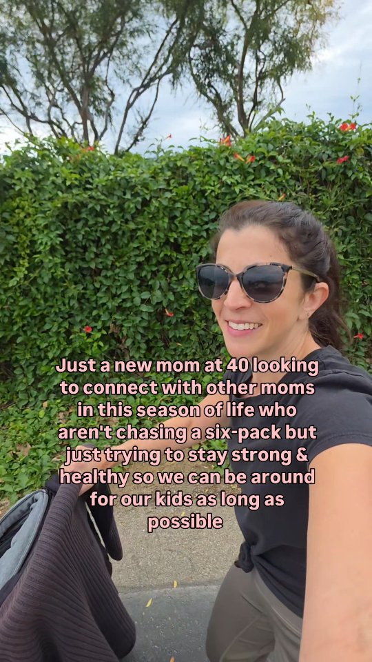 Becoming a mom shifted my perspective on health in a big way.
It’s no longer about being the smallest version of myself.
It’s about having the energy, strength, and health to show up for my daughter for as many years as possible.
If you’re a mom in this season of life who feels the same, you’re my kind of people. ❤️
#newmomover40 #midlifefitnessjourney #oldermoms #realisticfatloss #motherhoodlaterinlife