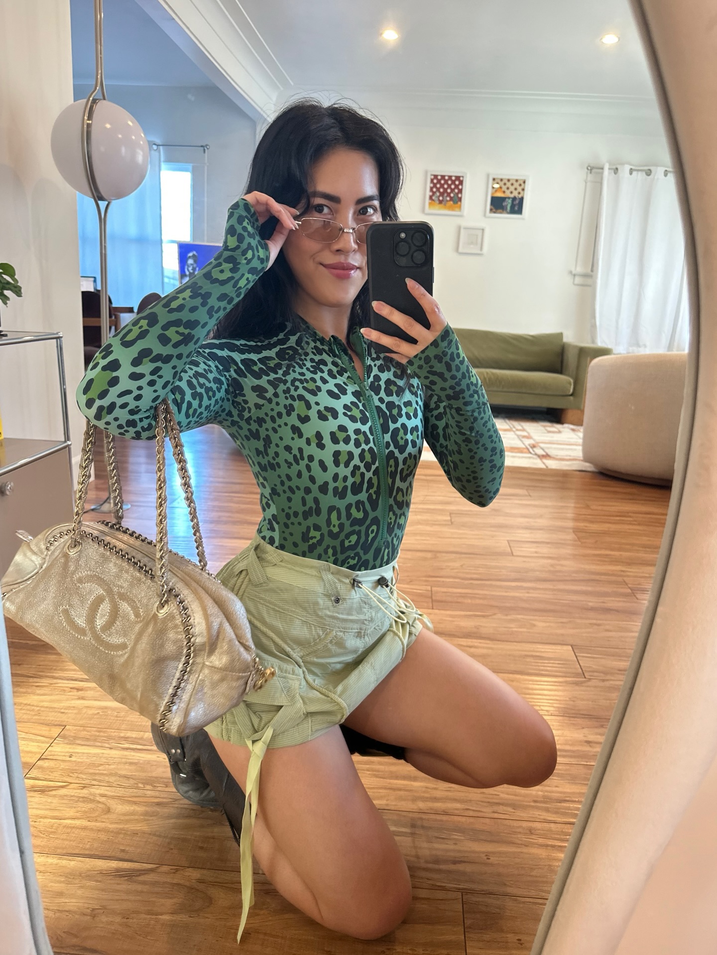 East Coast girl cosplayed so hard, she turned into an East Side girl 💅