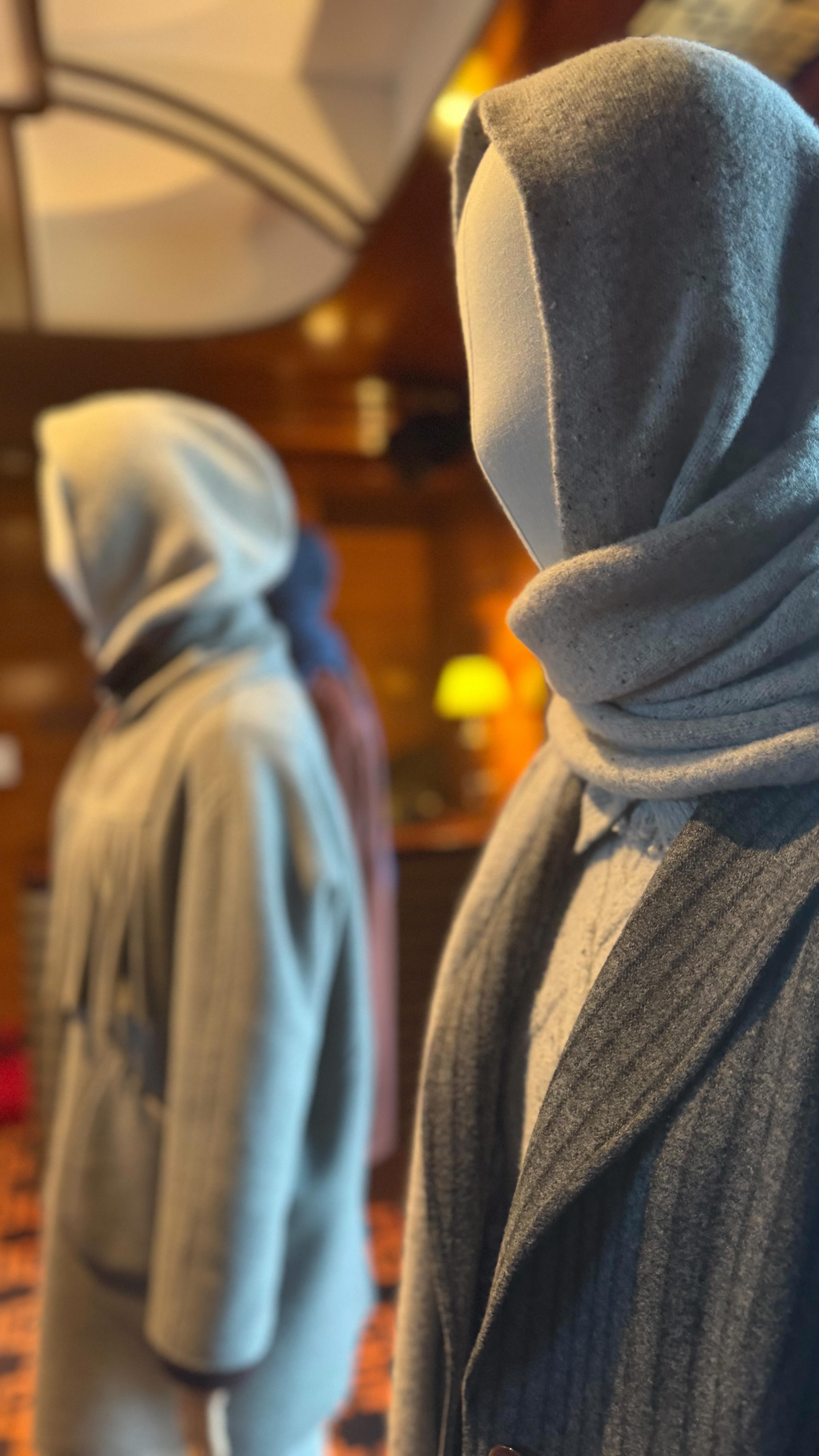 A Casa Cipriani ho vissuto la presentazione fw26 di @elena_miro con mia madre: due donne, età diverse, ma gli stessi gusti, lo stesso apprezzamento per il comfort, i tessuti di qualità, l’attenzione ai dettagli e la contemporaneità delle linee. È proprio questa la moda che ci fa stare bene.
♥️Grazie a @elena_miro a presto amiche!
Leggete l’articolo completo sul blog!
#the_dressert #invited by #elenamirò #rossomirò #casacipriani