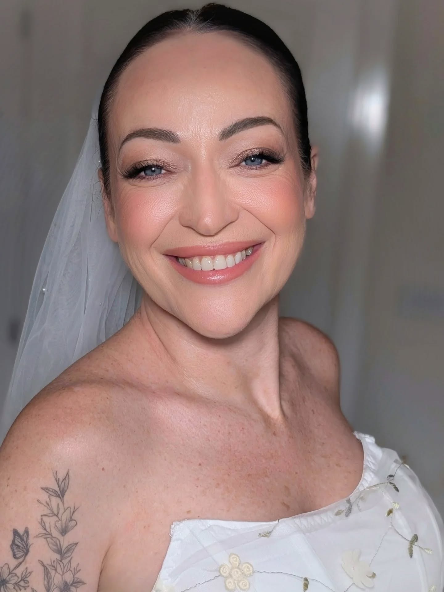 Can we talk about how incredible this look turned out!!
Another look for the @kristinagasperasacademy
Endorsement course.
I wanted to create something modern and a little sultry. Beautifully bridal but with enough edge to take it from the ceremony straight to the dance floor. A soft smoky eye, gorgeous glowing, flawless skin and the most perfect nude lip to tie it all together. Day to evening perfection!
This is exactly the kind of look I LOVE creating! Big thanks to my gorgeous model for bringing it to life so beautifully!
@charlottetilbury
@yslbeauty
@tartecosmetics
@kryolanofficial
@lisaeldridgemakeup
@delilahcosmetics
#portfolioday #bridalmakeup #modernbride #smokeybridal #bridallook