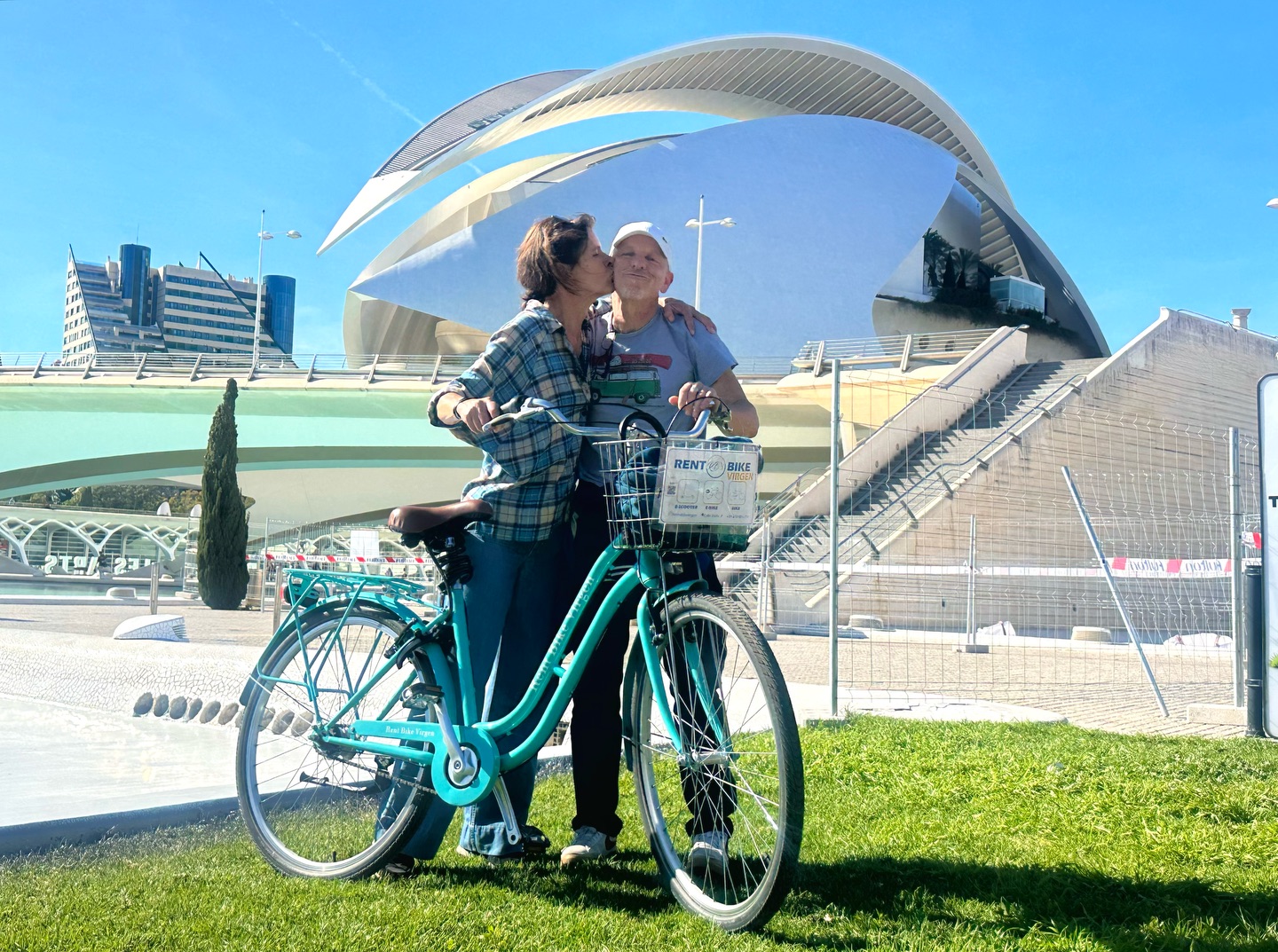 Six years ago, Prisca and Harry discovered the magic of Valencia for the very first time. They stayed in one of our cozy city-centre apartments and instantly fell in love with the atmosphere, the sunshine, the relaxed Mediterranean vibe…
And this year? They came back. ❤️
This time they booked not only one of our lovely apartments, but also a bike tour with us.
Prisca
“June is so easy and fun to connect with. We got fantastic insider tips and could decide ourselves how long we wanted to stay at each stop during the tour. We even bumped into her boyfriend, who treated us to a delicious coffee! Cycling in Valencia is amazing. Afterwards, we kept the bikes to explore the park and cycled all the way to the beach. Just do it!”
Harry
“Such a great bike tour. There’s so much to see in Valencia and June has wonderful stories about everything. The bike lanes are excellent and the bikes were perfect. I highly recommend doing this at the start of your Valencia holiday!”
And honestly? They’re absolutely right.
Imagine this:
You spend the day wandering through charming streets, cycling through the lush Turia park, discovering hidden plazas, tasting local flavors… and then you return to your own stylish apartment in the heart of the city. A comfortable sofa. A fully equipped kitchen. A place that truly feels like home.
Want to experience Valencia by bike, join a hands-on paella cooking workshop, or watch a breathtaking sunset from a mountain viewpoint? At Get Involved Valencia, our enthusiastic team is ready to create something special with you. Together, we’ll turn your trip into a few unforgettable days; the kind that make you promise yourself, just like Prisca and Harry did:
We’re coming back. 🌞
.
.
#visitvalencia #valencia #getinvolvedvalencia #citytrip #gezelligfietseninvalencia