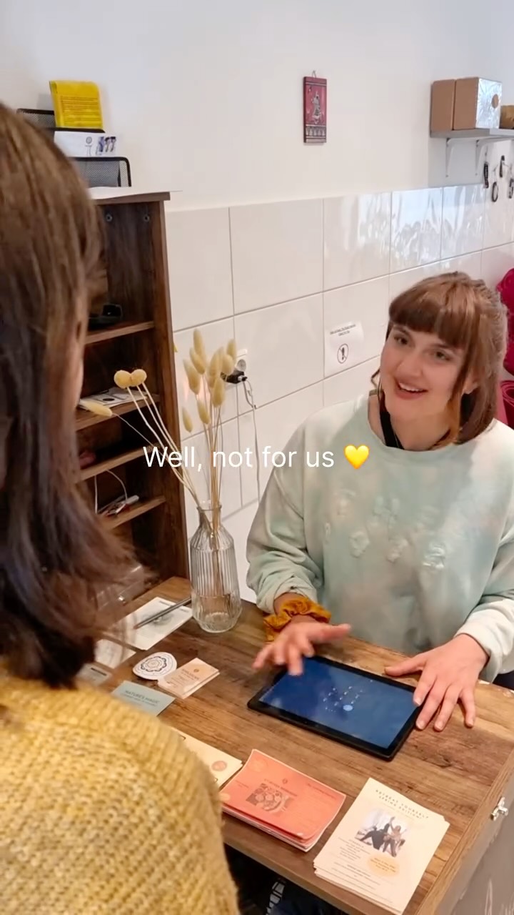 It’s just a yoga studio.
Just a room.
Just some mats.
Just another weekend.
…Well, not for us.
It’s where you come when you’re tired of rushing.
When you want to slow down and actually feel something.
When you’re ready to move in a way that makes sense not just look good.
It’s conversations after class.
It’s quiet breakthroughs no one else sees.
It’s realizing your body isn’t something to fight it’s something to understand.
Thats why we have reduced the price of our monthly membership at 26% take what you need 🙏
We move.
We listen.
We learn how to care for ourselves a little better.
Maybe it’s just a studio.
Or maybe it’s where something shifts.
#yogastudio #yogastudioberlin #yogamembership #yogicescapecommunity #yogateachertraining