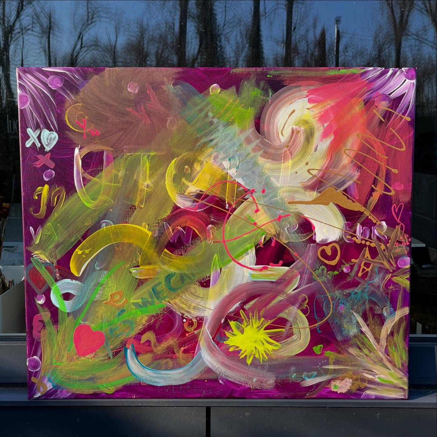 Ik zorgde voor de basis.
Op 3 maart maakte de zaal het af @utopiacafe.aalst
Iedereen liet één spoor achter.
En zo werd dit werk iets van ons allemaal💞
A dream come true.
#vanrouwnaarkleur
#collectiefkunstwerk
#kunstverbindt
#kunstalsheling
#boeklancering