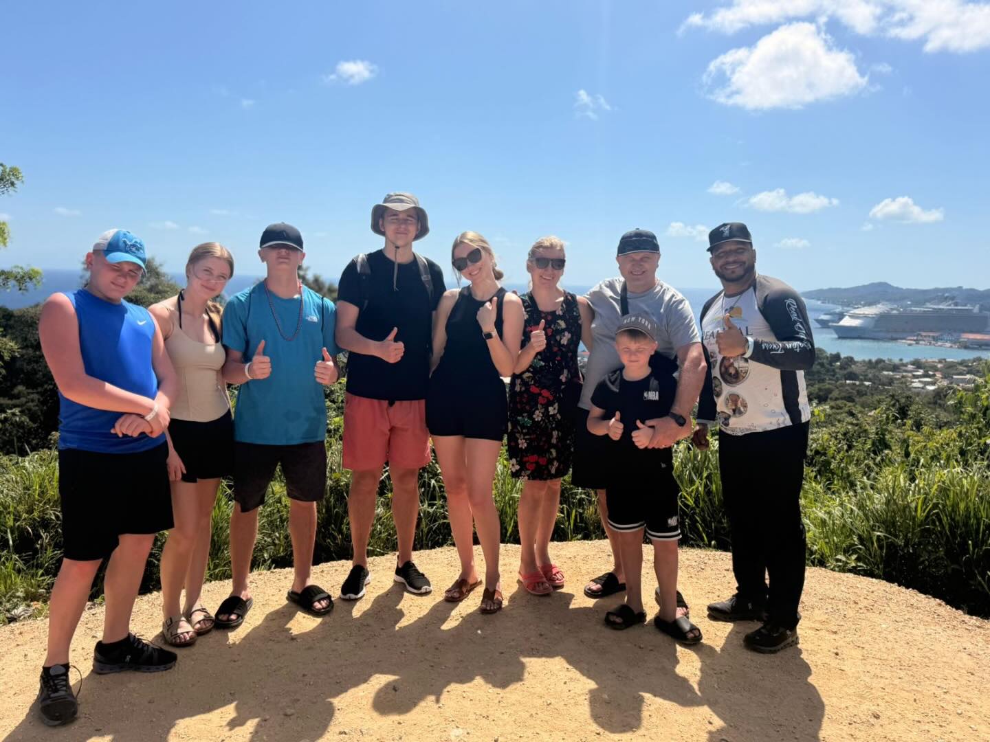 Spanish Town Viewpoint is our first stop while on tour. Here you get to take these awesome pictures of the family with a great backdrop of Roatan. This is also the best place to buy souvenirs. #privatetours #realdeal #cruiselife #carnivalcruise #excursions