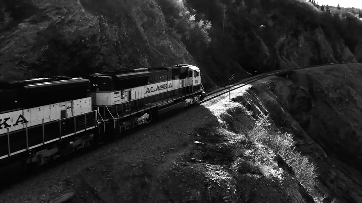 A few frames shot during a journey through Alaska with @visittheusa
From the wild coastline of Resurrection Bay to the basecamp of Mt. Denali, the highest peak in North America, passing through Homer, Anchorage, Fairbanks, and many places in between.
A trip we won’t forget anytime soon
@loganlambert @webslauren @toaststudios