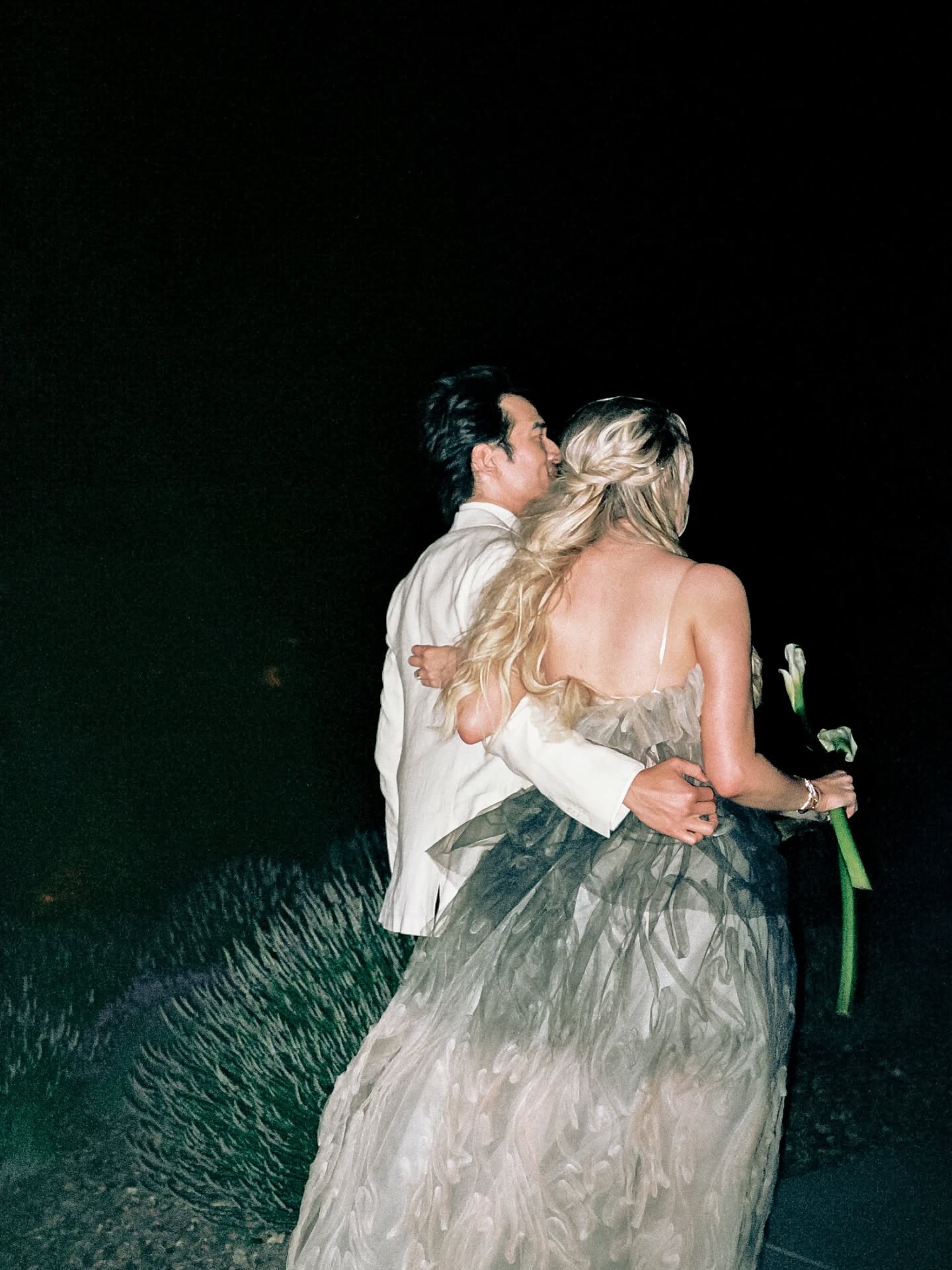 Some dresses become part of a moment. Others become part of a memory.
Our OUMA Bride @alexaschara in the Hana dress—softly sculpted, effortlessly poised, and entirely her own. From the quiet anticipation to the joy of walking toward forever, Hana moved with her, held her, and became part of her story.
Thank you, Alexa, for trusting us with such a meaningful chapter. It was an honor to create this with you. 🤍
#OUMABride #OUMAAtelier #RealBride #ModernBride #WeddingInspiration