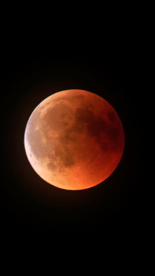 Part Two: diving into how we can use aromatherapy for creating containment in group work. "Who caught the blood moon this week? 🌕✨ Feels the perfect time to discuss rituals and setting intentions.
#BloodMoon #Intentions #Aromatherapy #therapyresources