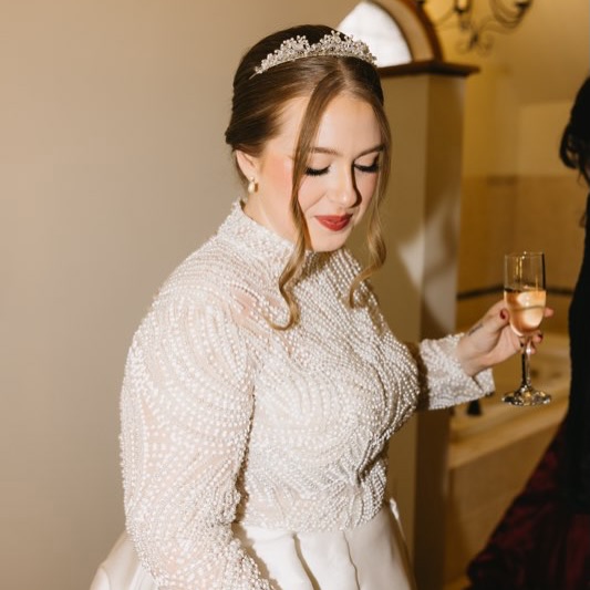 Our Savvy bride absolutely glowed in @millanova Clarins.
Thank you for letting us be a small part of such a beautiful day. 🤍