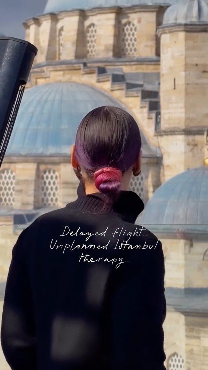 You can’t visit Istanbul and leave without a bag of fabric…
and at least a little sparkle of Swarovski ✨🫣🫠😜
What was supposed to be a delay became a memory ❤️ a couple of golden Istanbul hours with my beautiful friend @silenacrowns