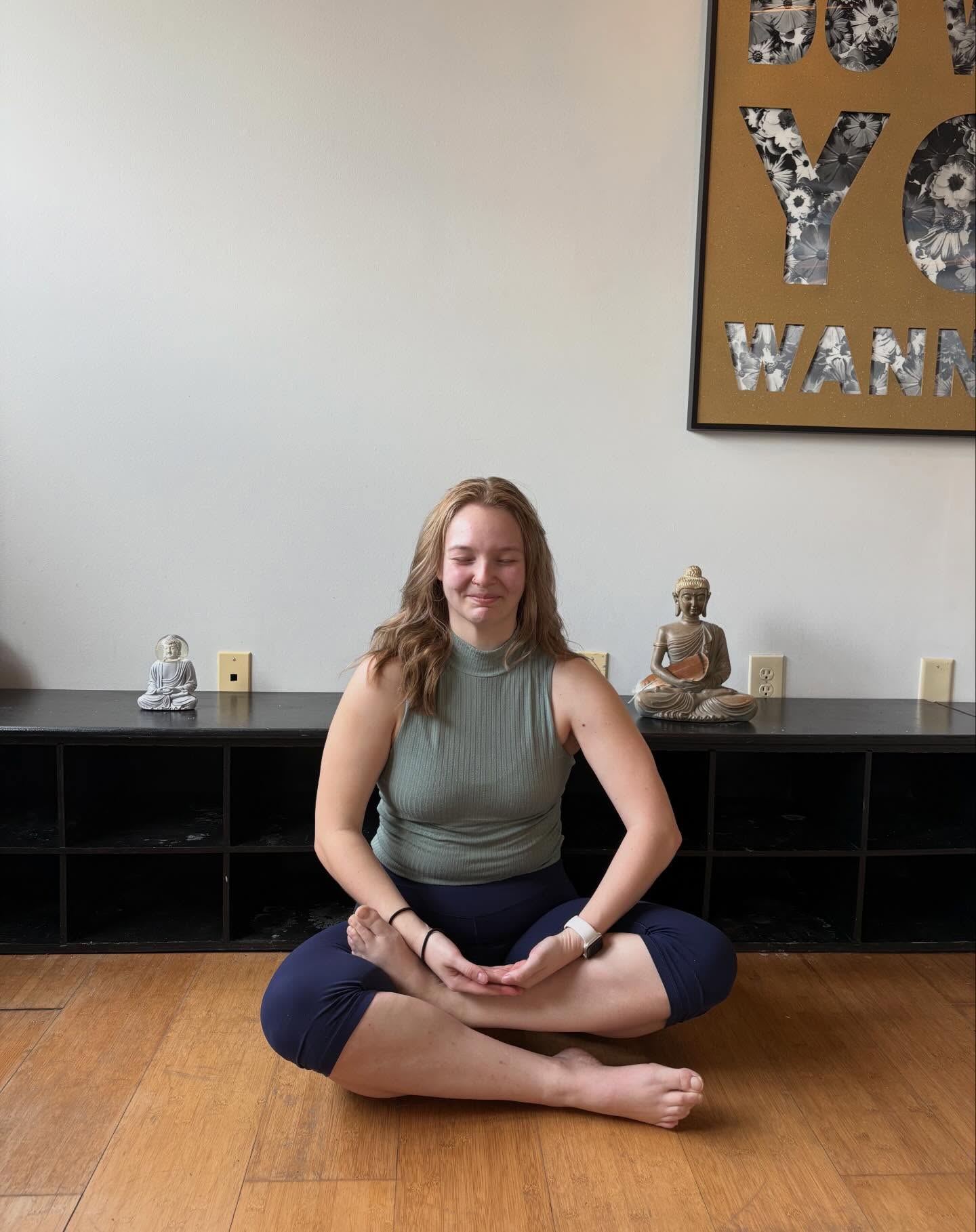 MEGA STAFF SPOTLIGHT TIME🤩🤩🚨🚨 Our amazing lovely @lilycknowles has been a wonderful addition to the squad since completing our teacher training last fall. With background in dance and doubling as a @solidcore coach, she now teaches FOUR classes a week here (7am M & W, 9:30 & 12 on Thursdays) and we don’t know what we would do without her!
Today, Lily’s teaching THREE classes at Focus as she subbed this morning… AND THEN GOING TO SOLID CORE TO TEACH FKN 6 MORE FOR A TOTAL OF 9 IN ONE DAY. Absolutely unreal. Lily, you’re a machine. Please take a vacation soon. But also not that soon cuz again what would we do without you 😅😅