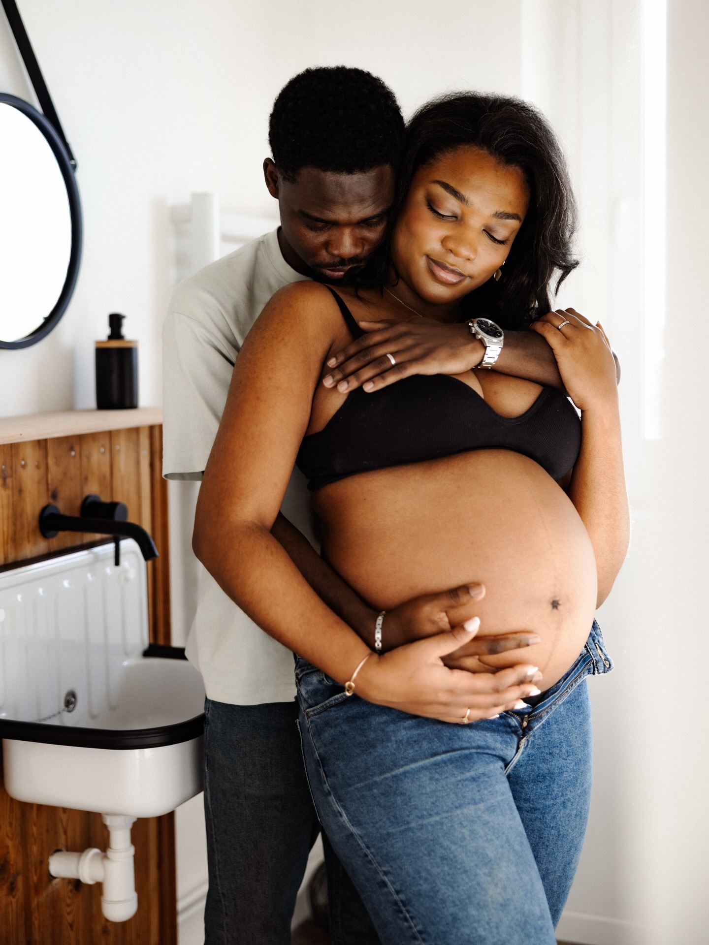 Une parenthèse douce et pleine d’amour ✨
Retour sur la séance grossesse de L&J au Domaine de Marcy. Entre rires, regards complices et moments tendres.
Merci à vous pour votre confiance et pour cette belle énergie pendant toute la séance. Hâte de rencontrer ce petit bout très bientôt !
📍 Elodie.B - Photographie 🪩
Photographe basée en Seine-et-Marne & IDF.
Mariage, Maternité, Naissance & Famille.
🌐 www.elodiebphotographie.com
@elodie.bphotographie
elodie.b-photographie@outlook.com
#photographe77 #photographeseineetmarne #photographeiledefrance #photographemariage #photographemariage77 photographematernite photographematernite77 photographegrossesse photographegrossesse77 photographeparis shootinggrossesse shootingbebe shootingnaissance shootingnaissance77 shootingmaternite77