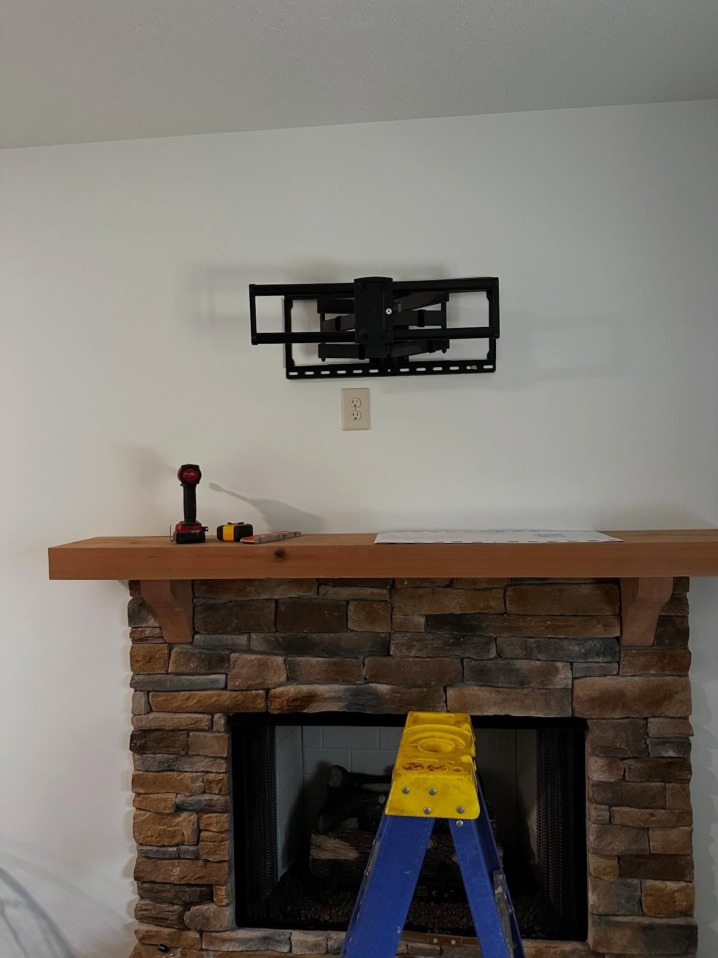 Customer hired me for a tv installation and some decorative work. I supplied the bracket and rearranged some items to ensure a seamless setup. The customer was thrilled with my work, pricing, and even gave me a $50 tip. At Handyman Elite/Property Management, I take pride in delivering exceptional service, fair prices, and top-notch workmanship for jobs of all sizes. Need reliable help? Call us today at 678-343-0130 or visit www.handymaneliteusa.com. Find us on Facebook, Instagram, Yelp & Google.