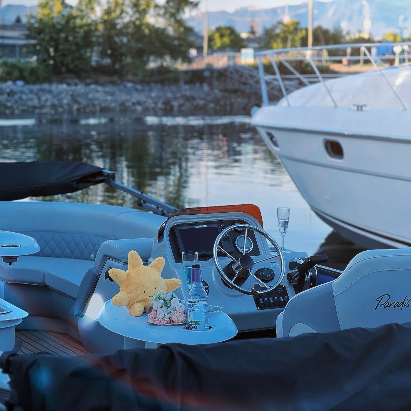 💙We are opening for the season!!! 🌊
Start your summer with friends on a boat riding around Beautiful Downtown Vancouver 🤩✨⚓️🔥🔥🍖
@cityofvancouver @thevancouversun @dailyhivevancouver
#vancouver #bc #seavancouver #seeinvancouver #mixvancouver #veryvancouver #vancouverviews #vancityfeature #vancouver_ig #explorevancouver #explorebc #travelvancouver #boatrentals #boatinifestyle #partyboat #rentalboat #vancouvertourism #tourisvancouver #dailyhive #photography #summervibes