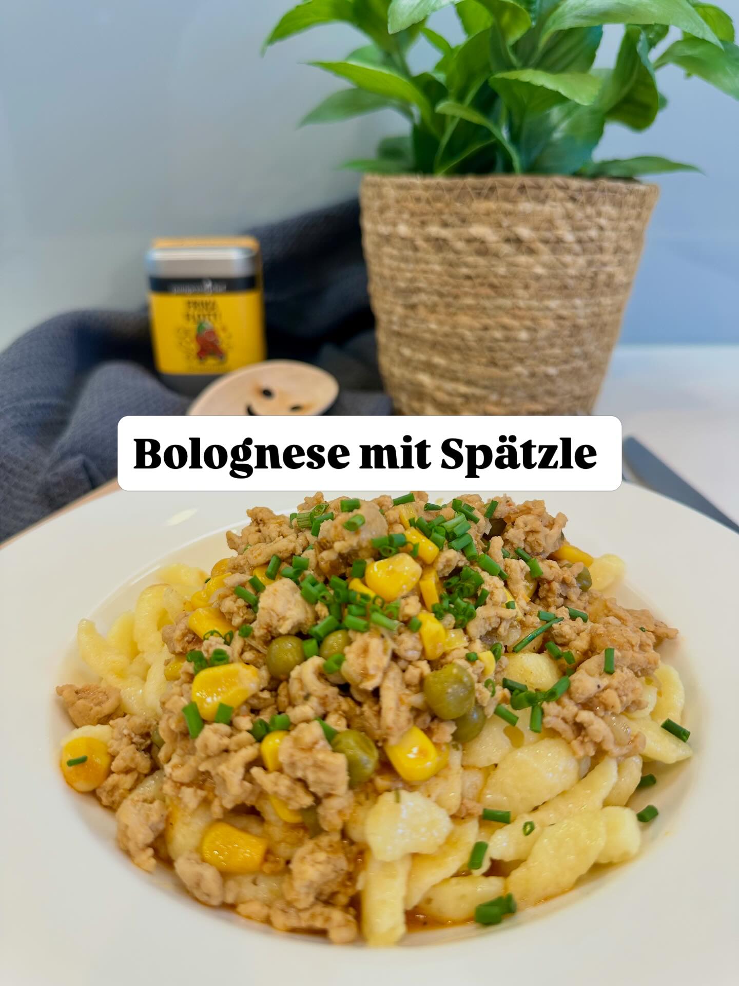 Frei Schnauze Bolognese 🍝 ohne Rezept. Mein Hackfleisch habe ich mit dem Hackfleisch Gewürz Frika Flott gewürzt.
#FrikaFlott #würzfreunde #pamperedchefdeutschland
