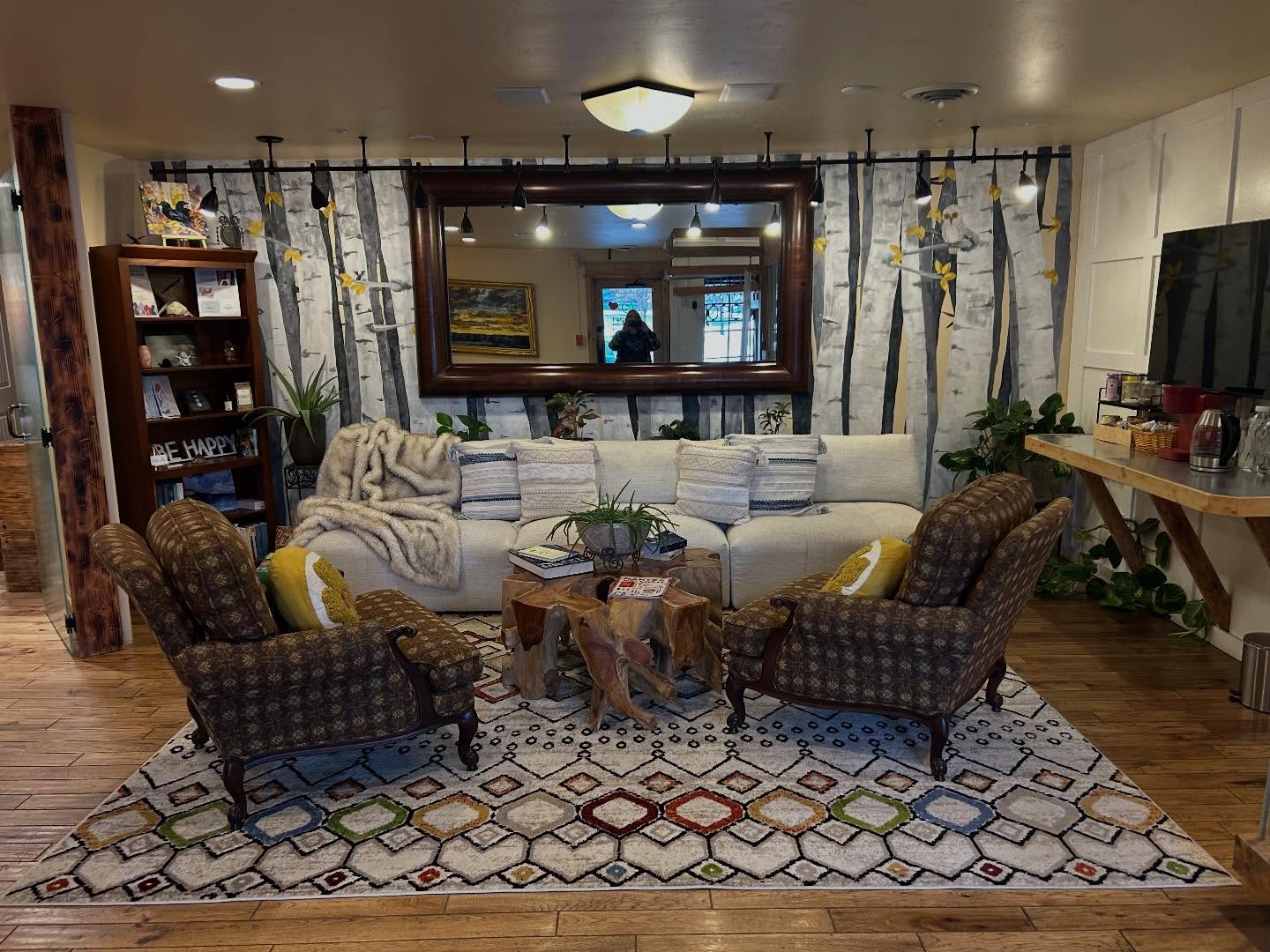 We have an aspen grove and a cute little owl watching over us!!! HUGE thanks goes out my bestest friend Andi!!! What a gift you are ❤️🙏🪄✨🌈