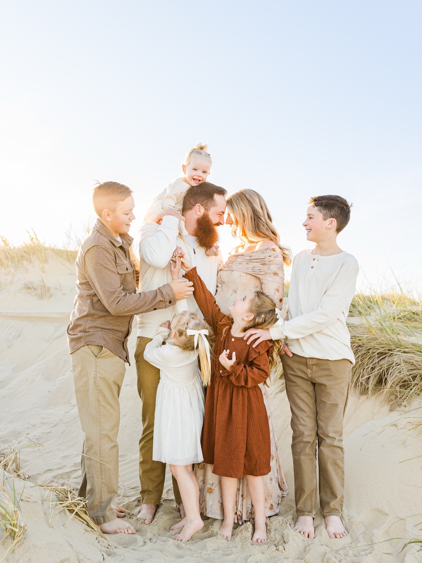 Spring Minis are here! ☀️🌸
These always book up quickly - so if you’ve been meaning to update your family photos before summer arrives, now’s your chance!
📸 $195 | 15 minutes | 15 images
Limited spots available - dates & locations below:
Saturday, April 25th - Pleasure House Point
6:00pm
6:15pm
6:30pm
6:45pm
7:00pm
Saturday, May 2nd - North End
6:15pm
6:30pm
6:45pm
7:00pm
7:15pm
Perfect for busy families who want beautiful, updated photos without committing to a full session 🤍 Grab your spot before they’re gone!