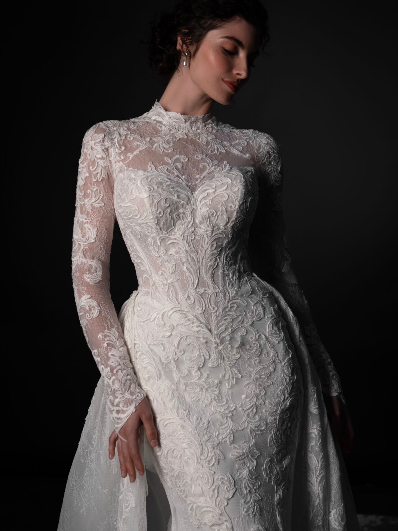 Why choose between fitted or ballgown when you can have both? CHAMBERLAIN by @martinalianabridal is the long sleeve, high neck bombshell you’ve been waiting for 🤍
A bridal outfit change has never been easier: Make a dramatic ceremony entrance with the voluminous, detachable overskirt, and then remove the skirt for a reception-ready bold look, fitted from the neck all the way down past the hips.
wedding dress, wedding dresses, bridal fashion, bride to be, wedding inspiration, wedding day style, bridal gown, wedding trends, wedding ideas, bridal style, wedding season, Annapolis bridal boutique, Baltimore bride, luxury wedding dress, wedding inspo, wedding dress shopping, modern bride, Maryland wedding, bridal fashion, reception dress