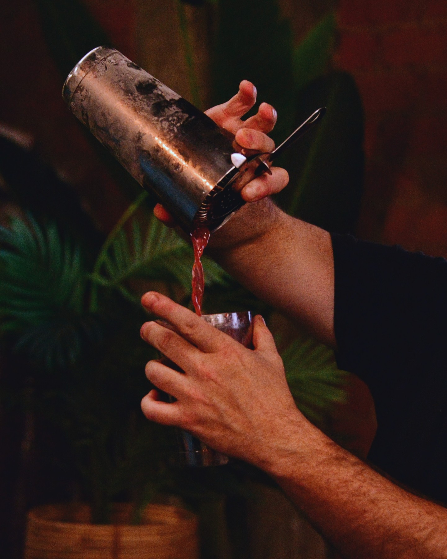 Shake, stir, sip... and snack!🍹Workshop on the calendar? That means fun, friends, and fuel. We’re making sure your cocktail creativity is powered by an epic spread of our favourite appetizers. Because you can’t craft a perfect drink on an empty stomach. Well you can, but why should you?😉
Book your cocktail workshop and prepare for a masterclass in both mixology and munchies!
#CocktailWorkshop #AppetizerGoals #MixologyAndMunchies #LearnToShake #SocialClubEvents