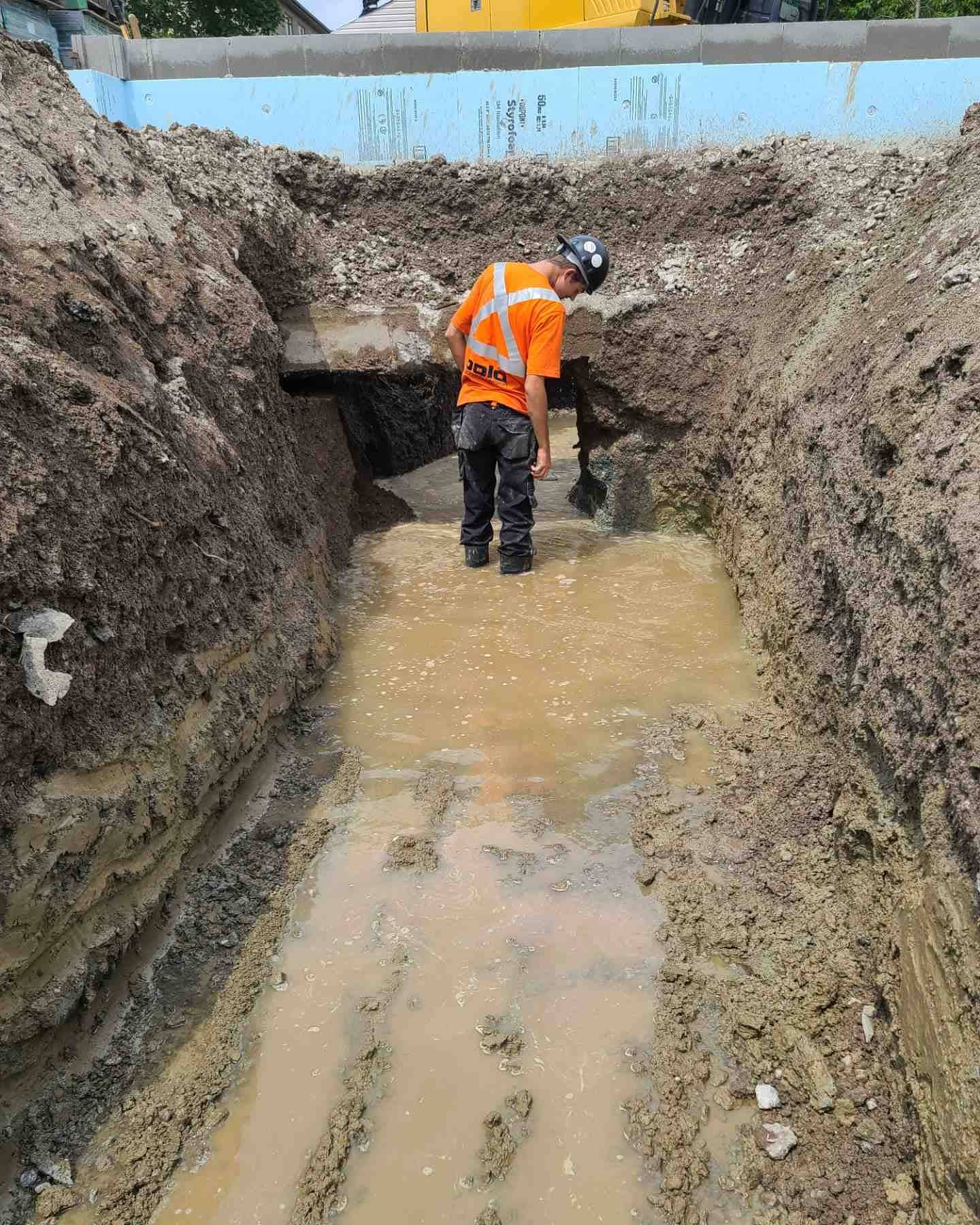 Rain or shine.... Or both.
#theboldgroup #electrical #electricianlife #electriciansofinstagram #takeprideinyourwork #electric #wedoitall #trench #underground